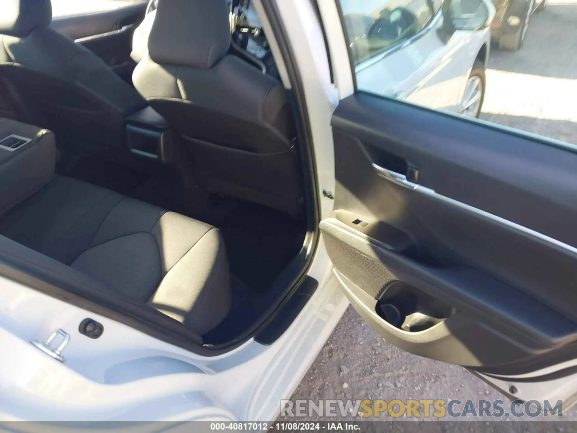 8 Photograph of a damaged car 4T1C11BK6NU055806 TOYOTA CAMRY 2022