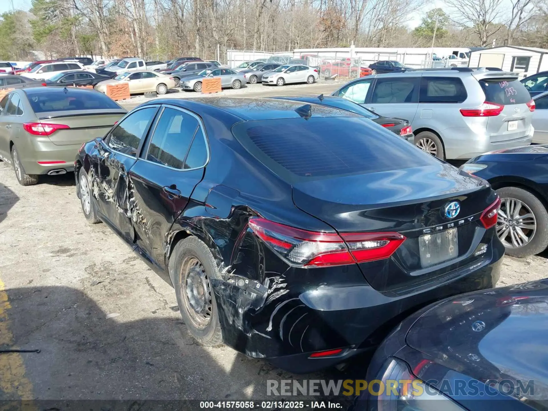 3 Photograph of a damaged car 4T1C31AK1NU579117 TOYOTA CAMRY 2022