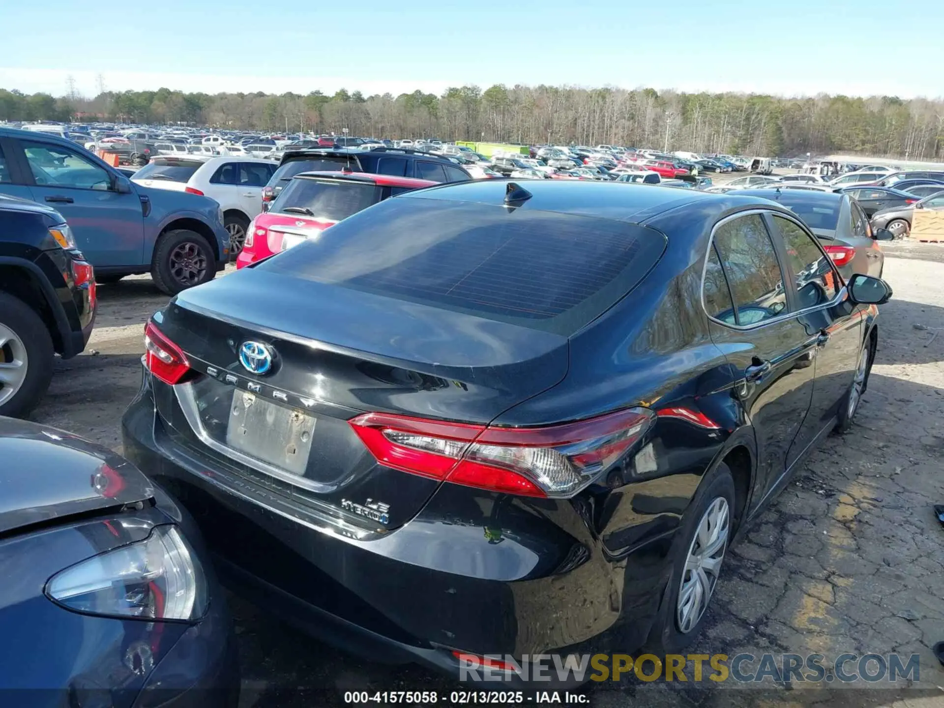 4 Photograph of a damaged car 4T1C31AK1NU579117 TOYOTA CAMRY 2022