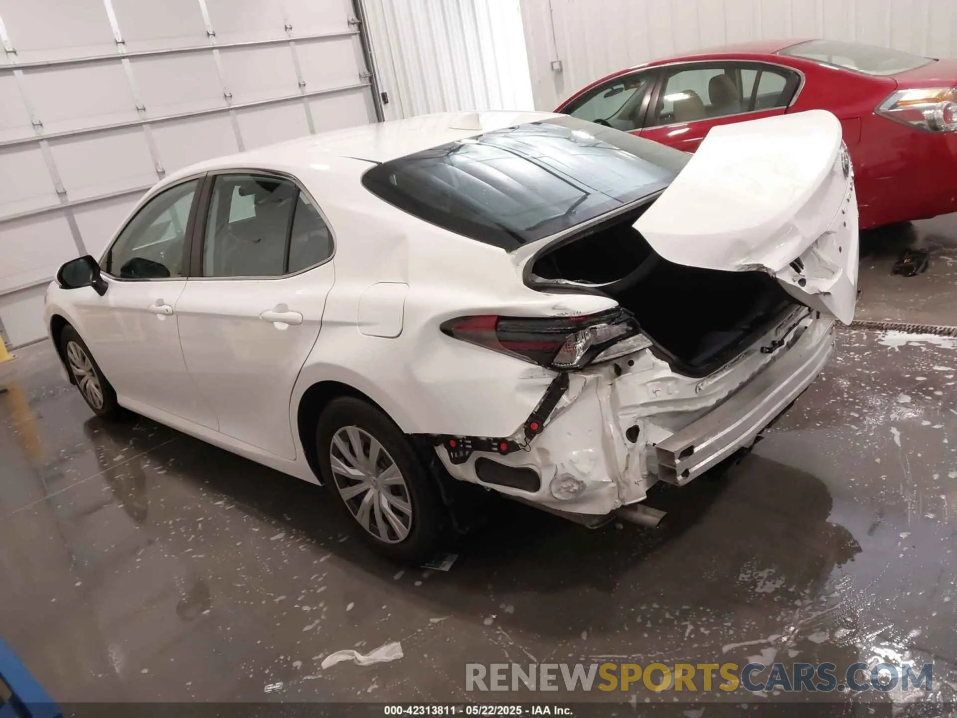 3 Photograph of a damaged car 4T1C31AK1NU583166 TOYOTA CAMRY 2022