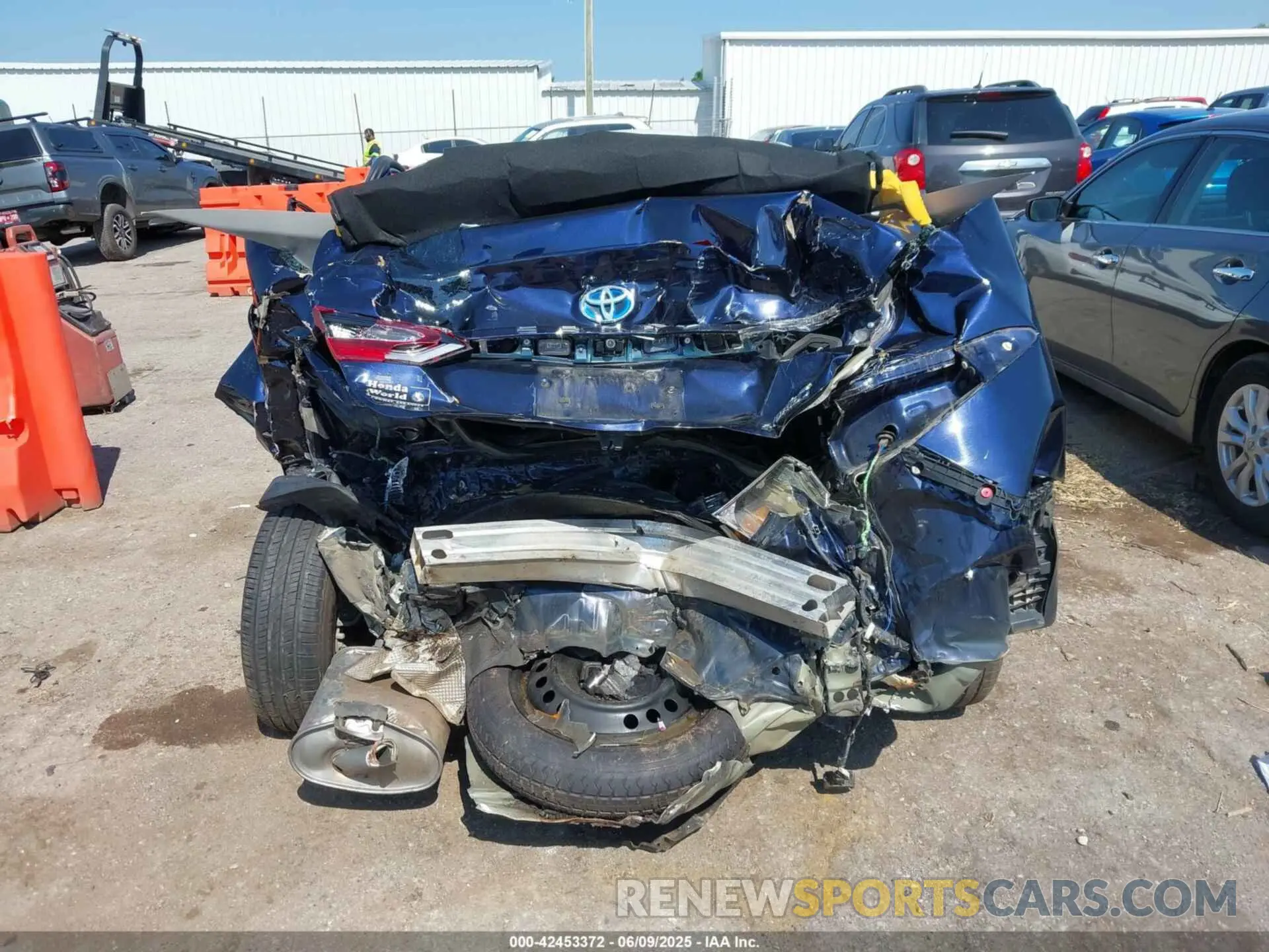 16 Photograph of a damaged car 4T1C31AK2NU570166 TOYOTA CAMRY 2022