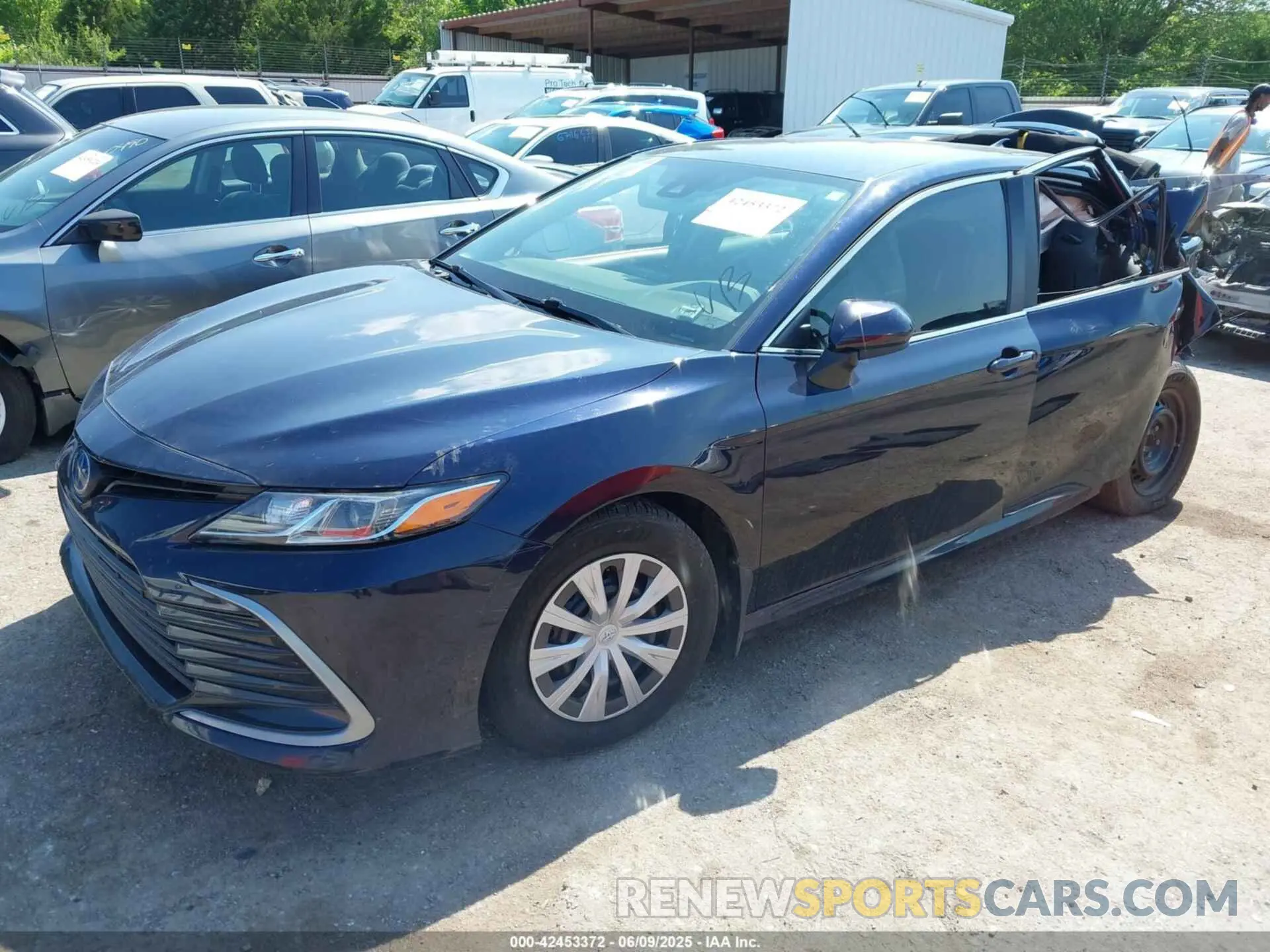 2 Photograph of a damaged car 4T1C31AK2NU570166 TOYOTA CAMRY 2022