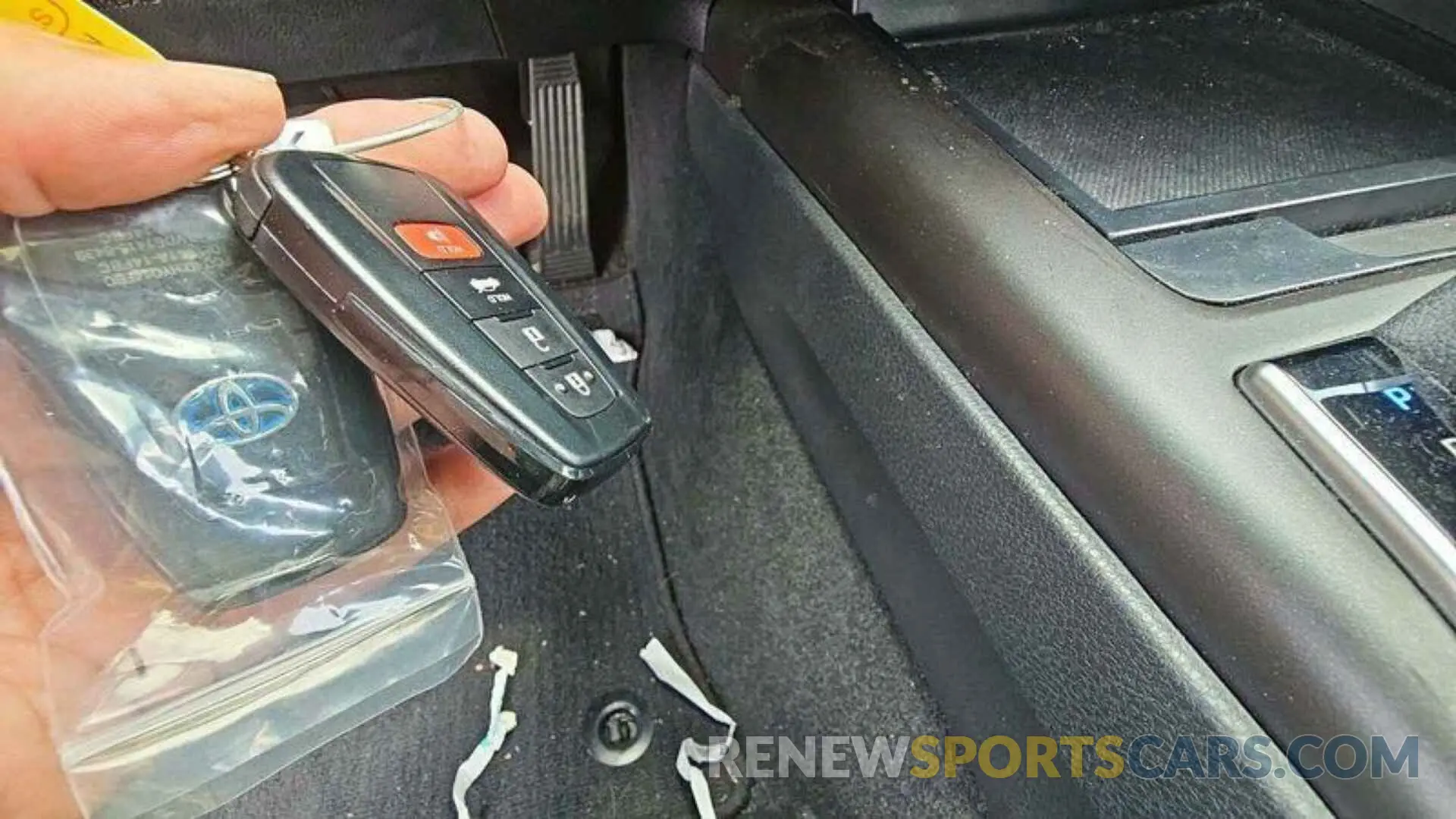 18 Photograph of a damaged car 4T1C31AK2NU580339 TOYOTA CAMRY 2022