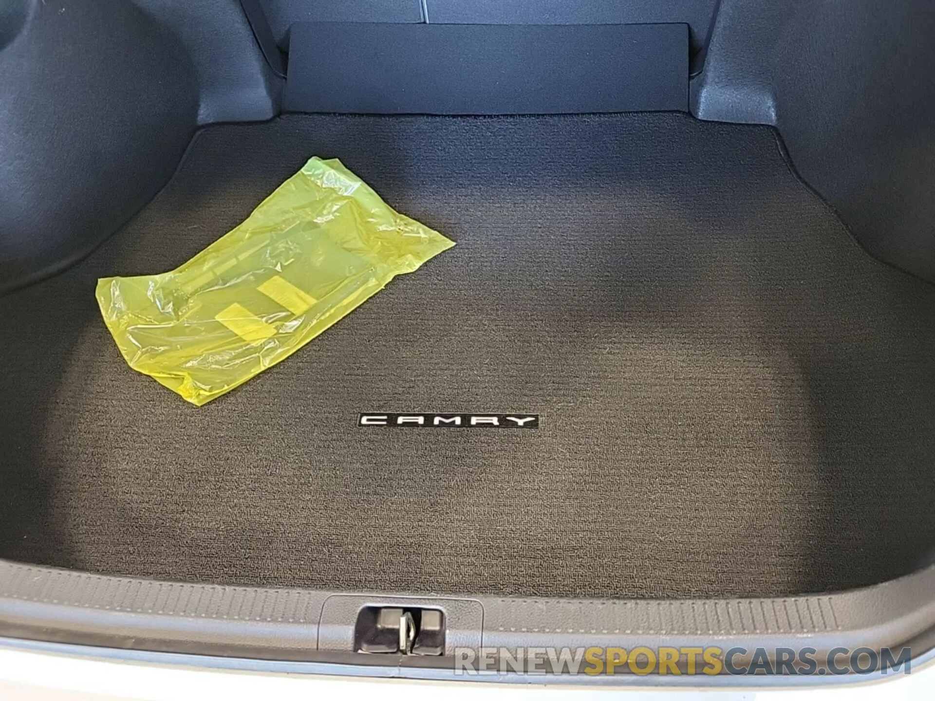 2 Фотография поврежденного автомобиля 4T1C31AK3NU037484 TOYOTA CAMRY 2022
