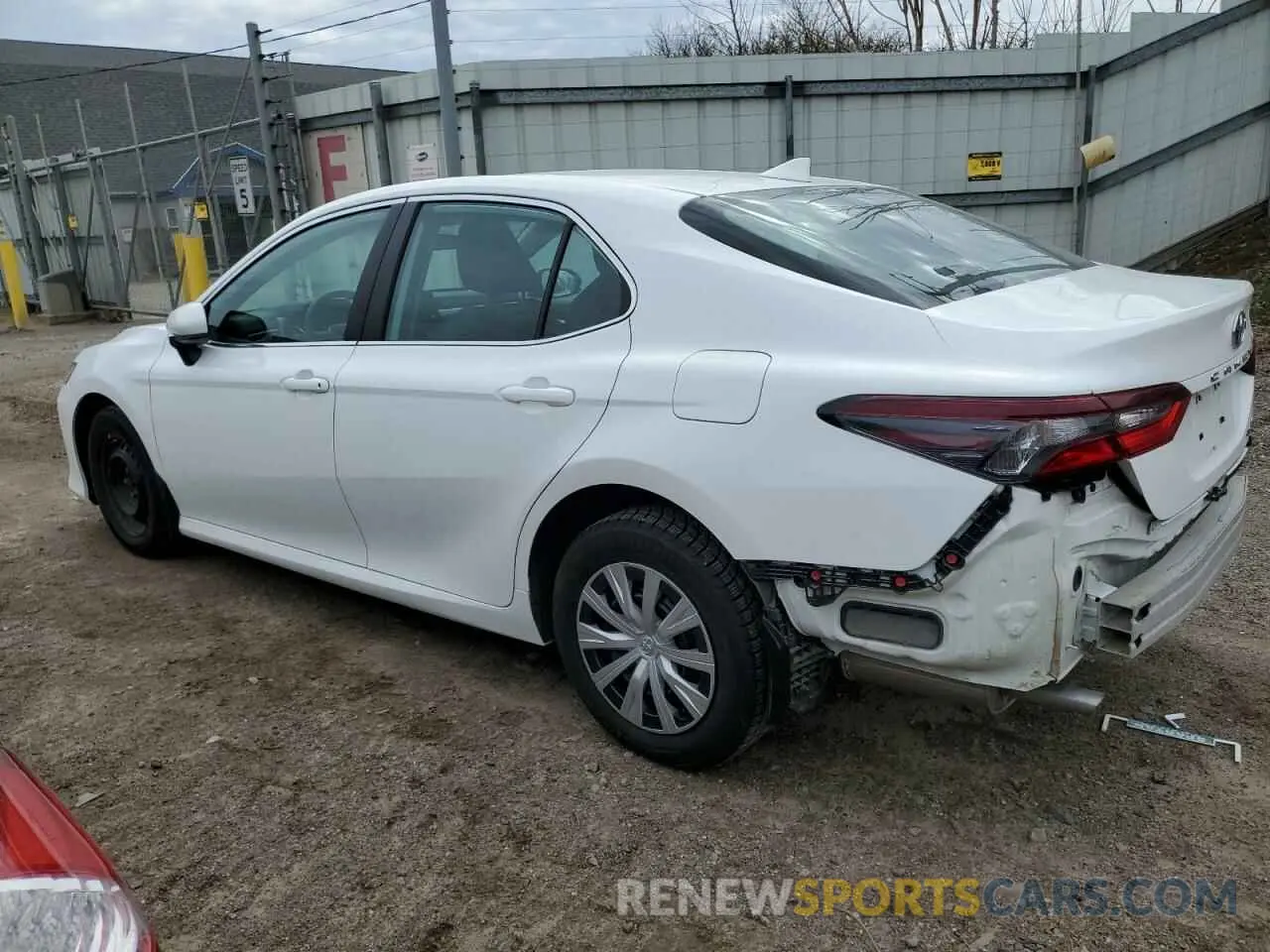 2 Photograph of a damaged car 4T1C31AK5NU577791 TOYOTA CAMRY 2022