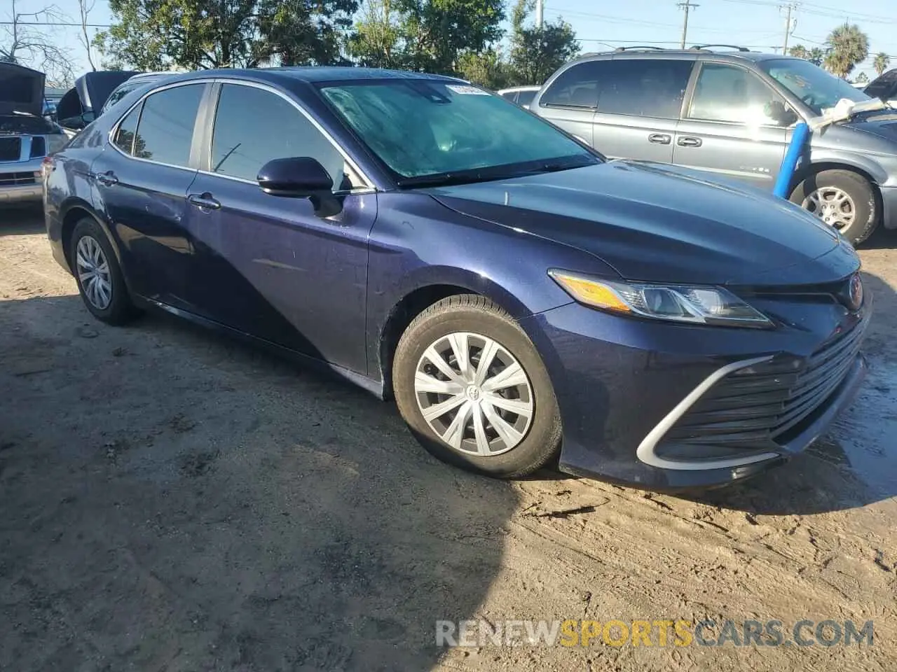 4 Photograph of a damaged car 4T1C31AK6NU591439 TOYOTA CAMRY 2022