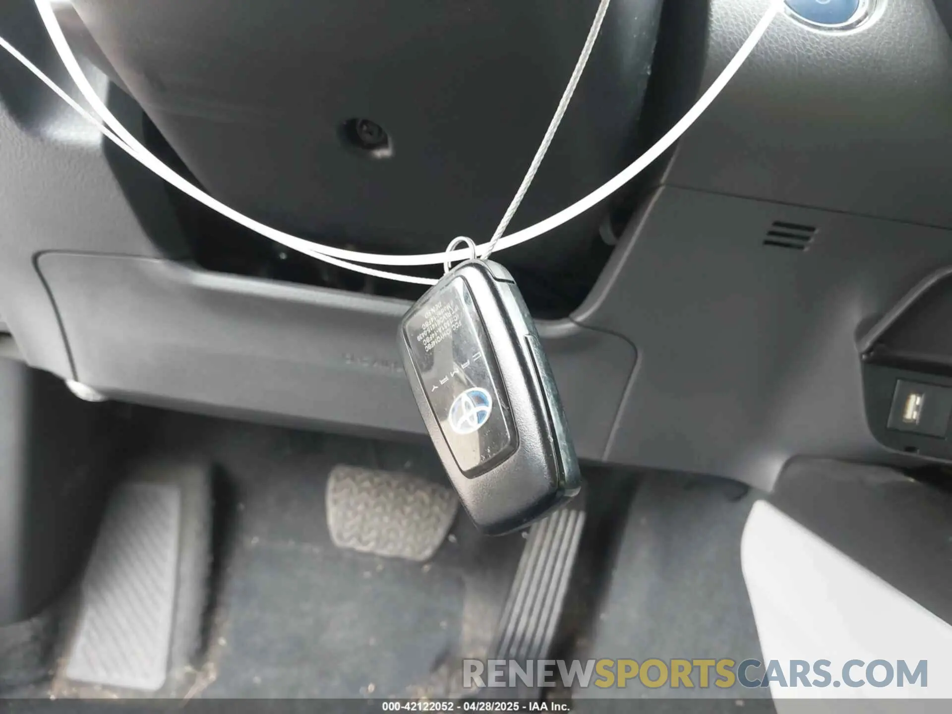 11 Photograph of a damaged car 4T1C31AK6NU591599 TOYOTA CAMRY 2022