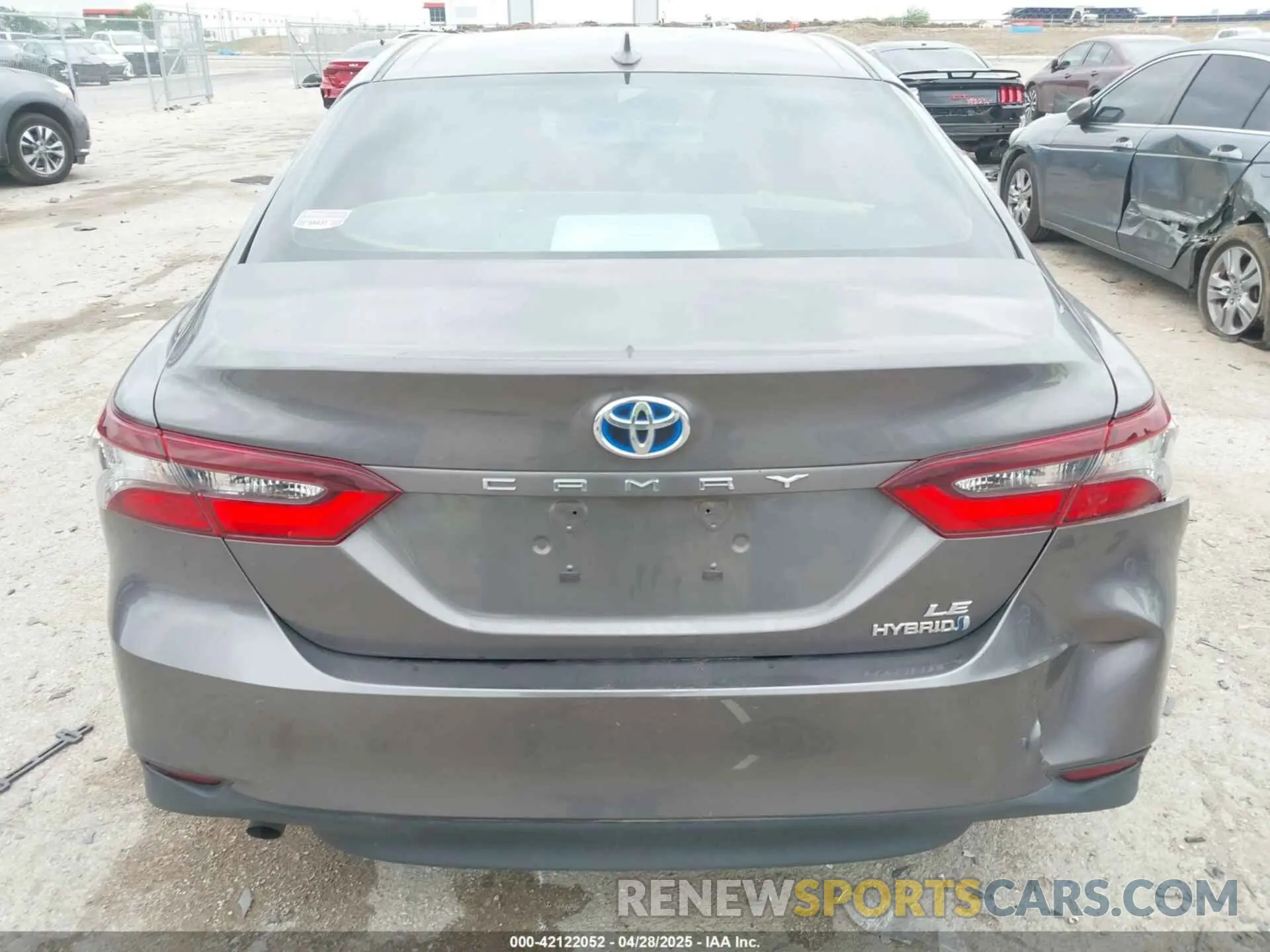 16 Photograph of a damaged car 4T1C31AK6NU591599 TOYOTA CAMRY 2022