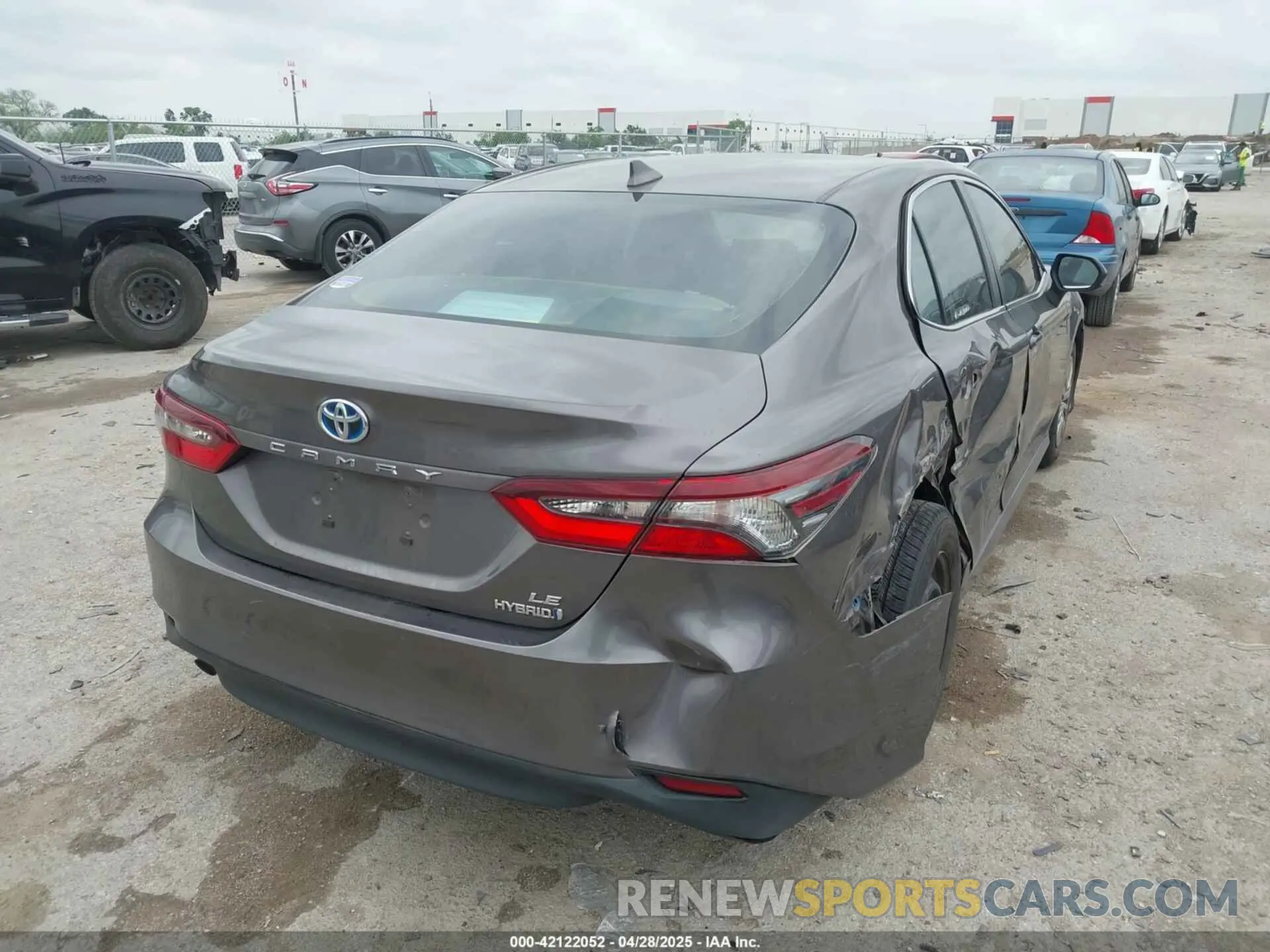 4 Photograph of a damaged car 4T1C31AK6NU591599 TOYOTA CAMRY 2022