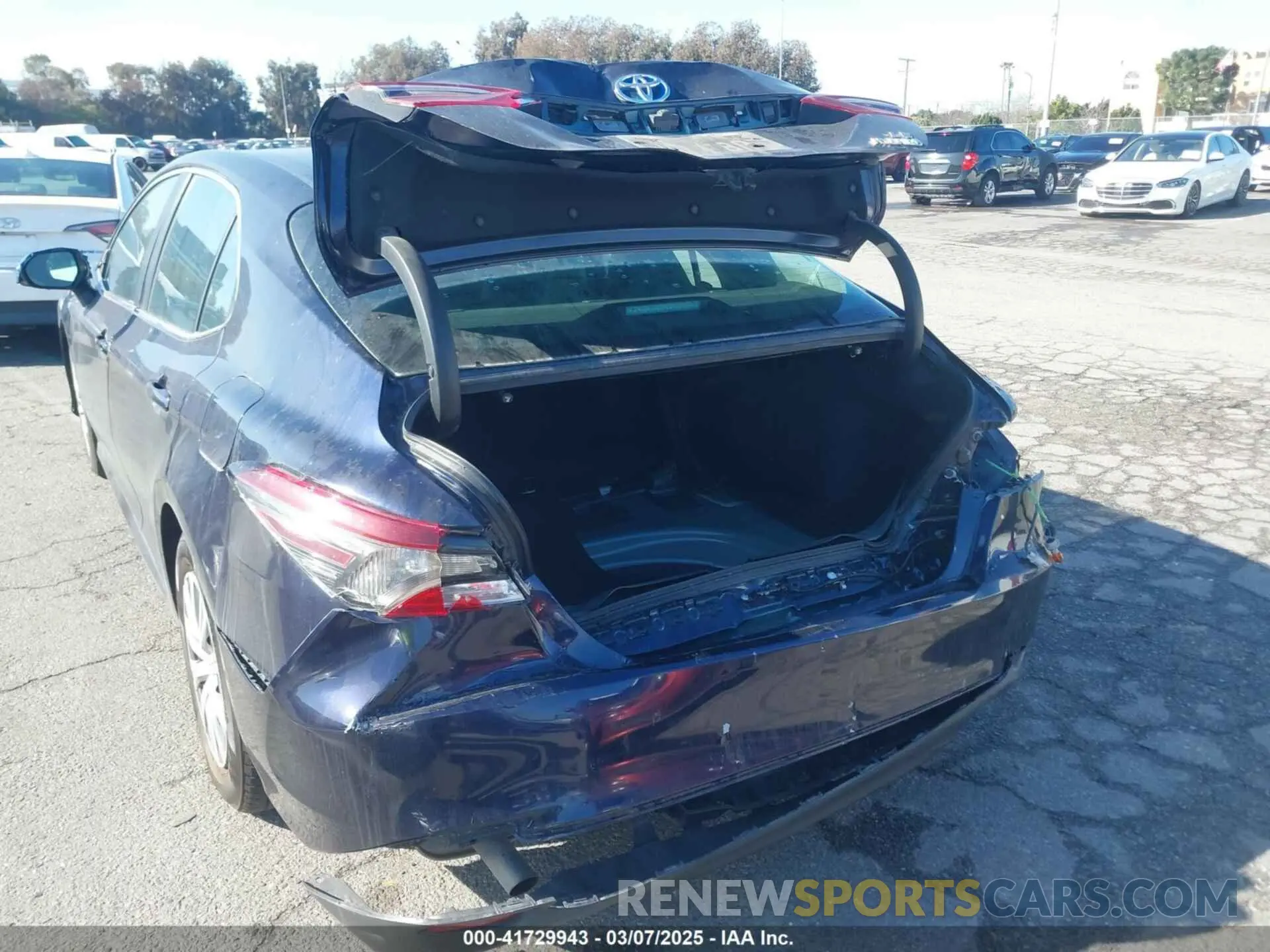 6 Photograph of a damaged car 4T1C31AK7NU042879 TOYOTA CAMRY 2022