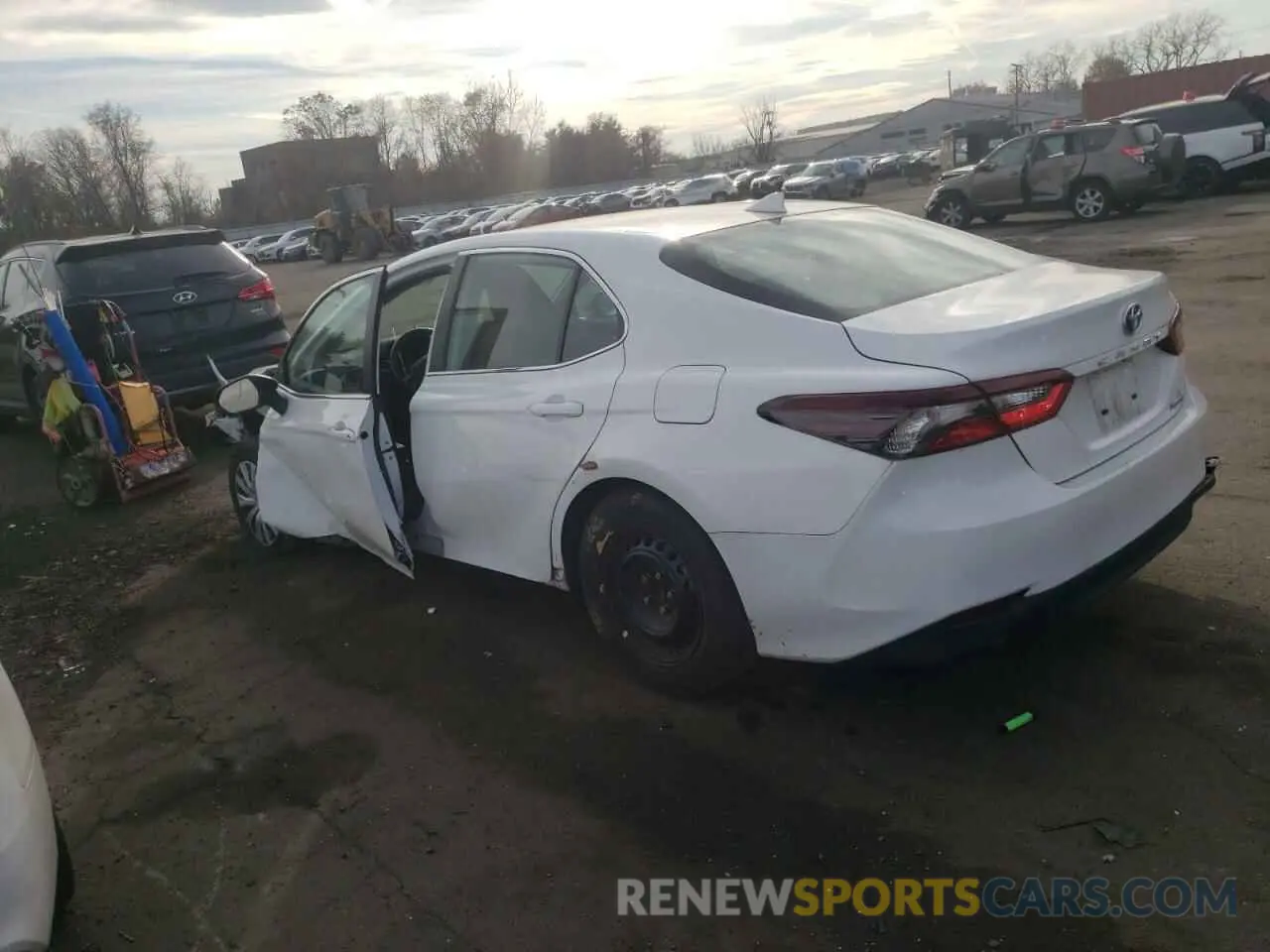 2 Photograph of a damaged car 4T1C31AK8NU581608 TOYOTA CAMRY 2022