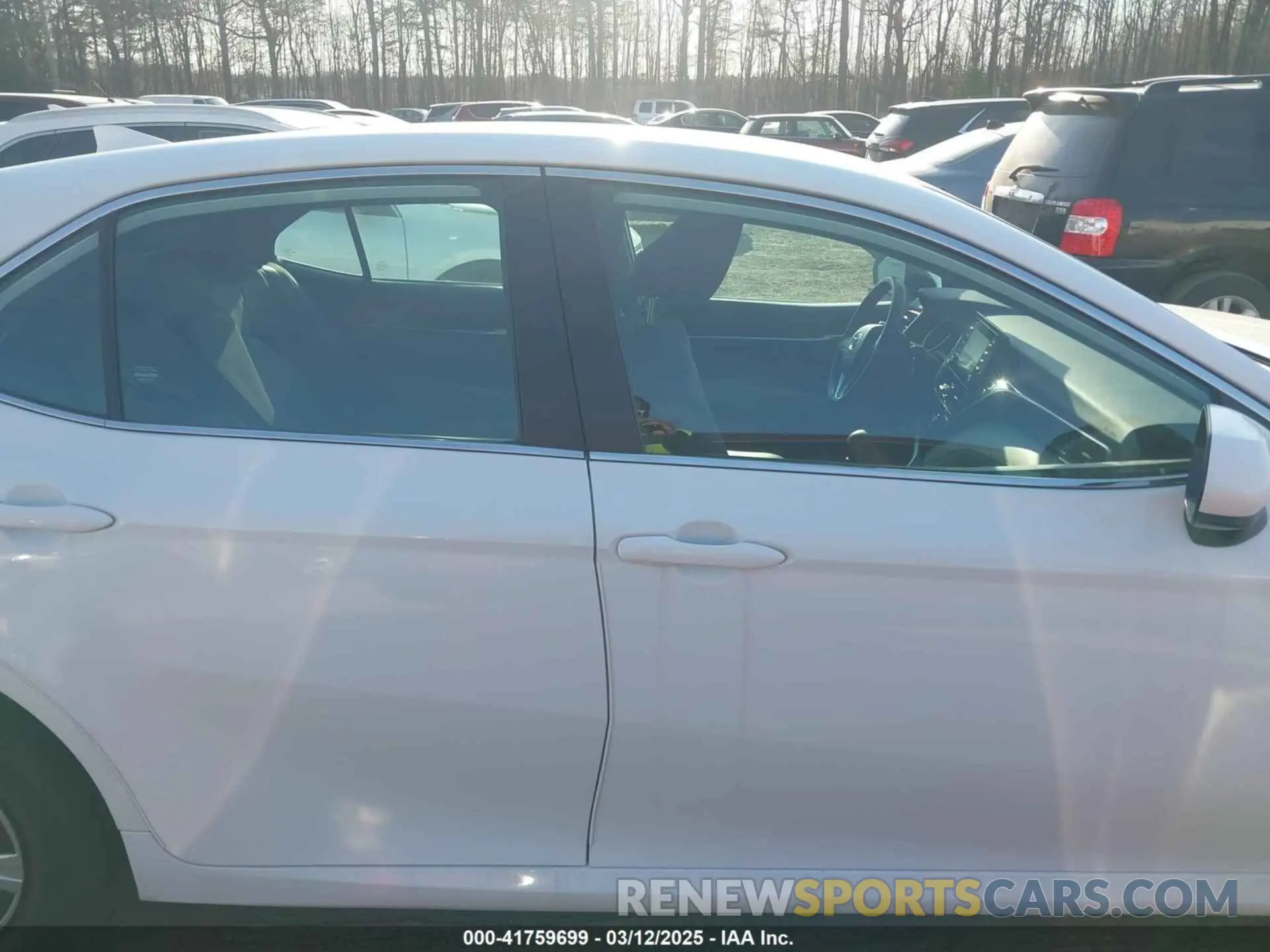 13 Photograph of a damaged car 4T1C31AK8NU589613 TOYOTA CAMRY 2022