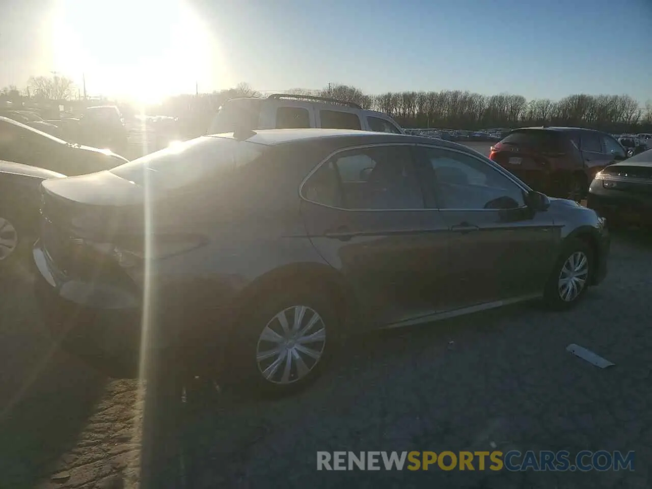 3 Photograph of a damaged car 4T1C31AKXNU595283 TOYOTA CAMRY 2022