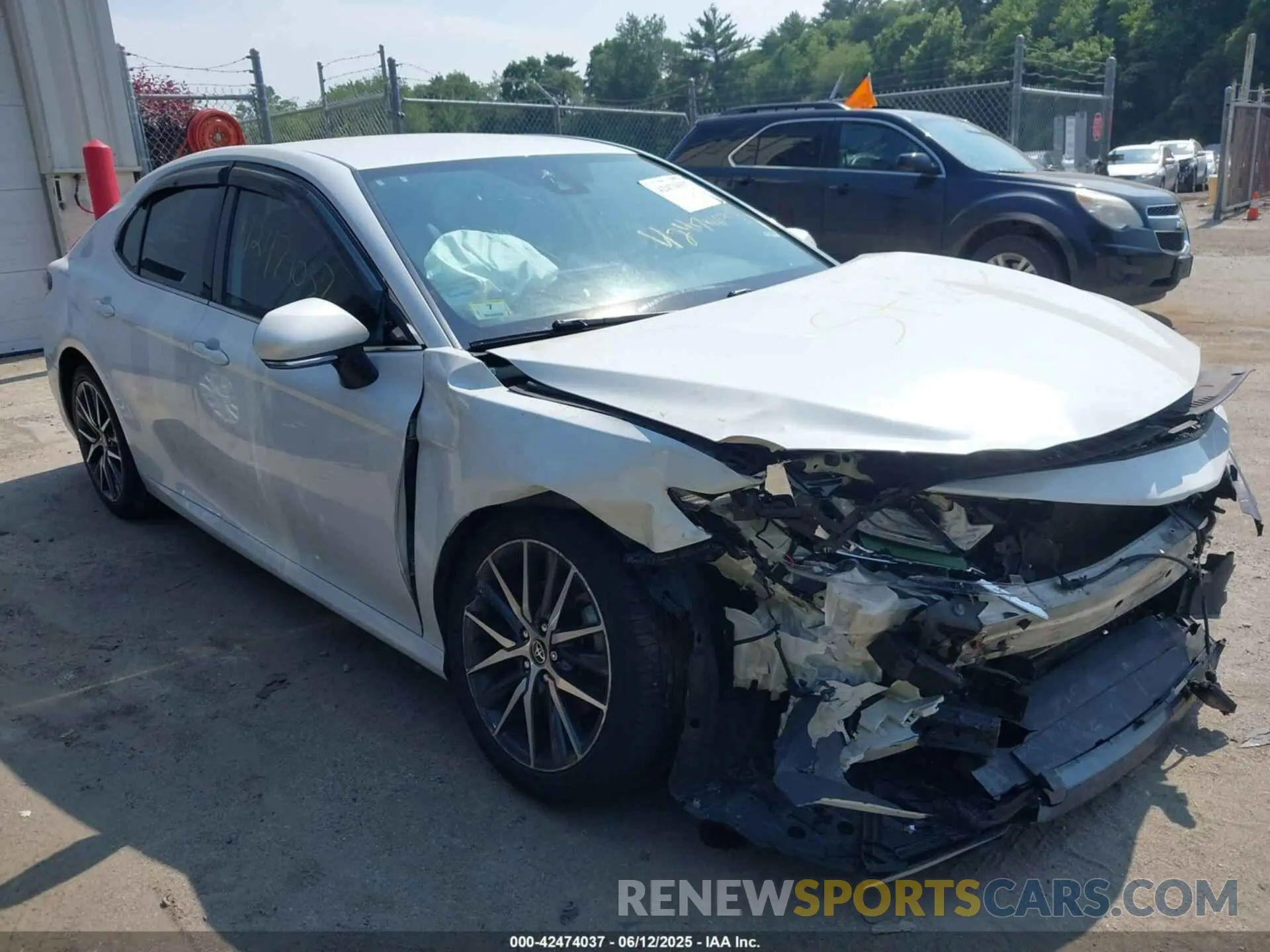 1 Photograph of a damaged car 4T1F11AK7NU702535 TOYOTA CAMRY 2022