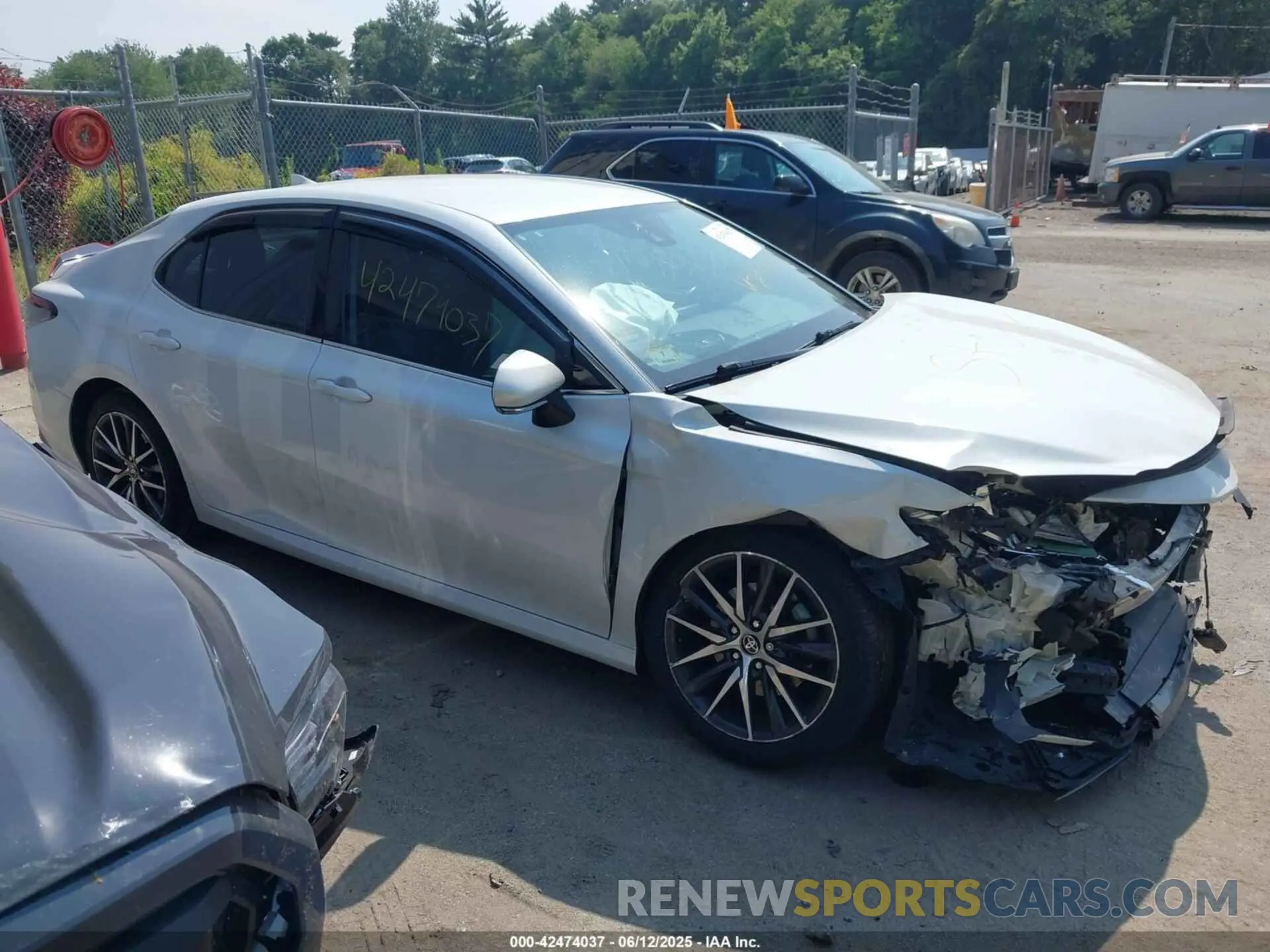 13 Photograph of a damaged car 4T1F11AK7NU702535 TOYOTA CAMRY 2022