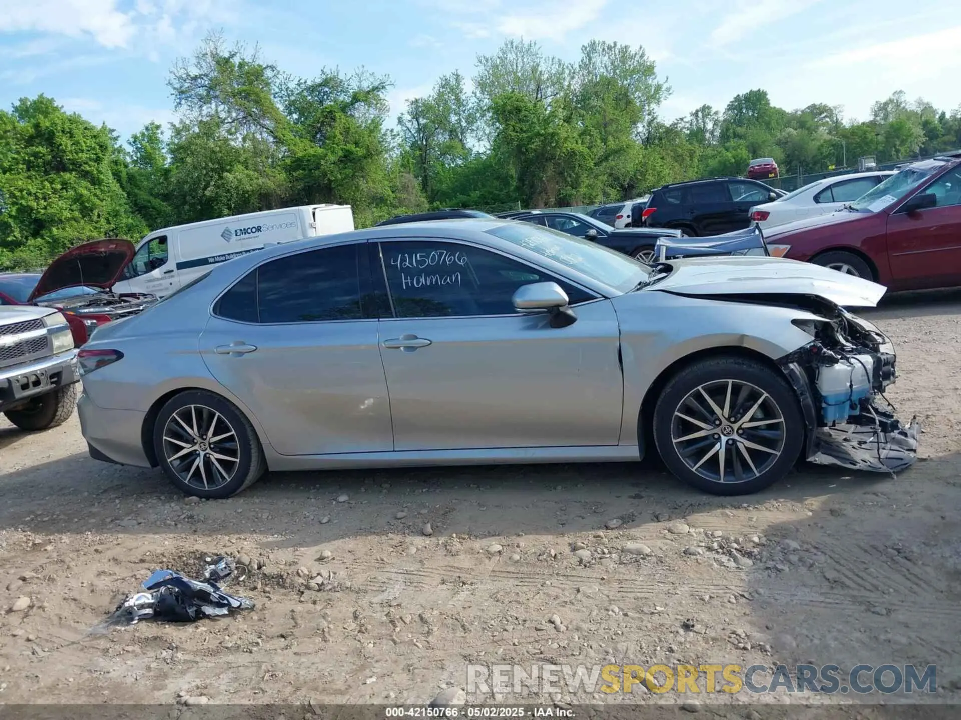 14 Photograph of a damaged car 4T1F11AK9NU020501 TOYOTA CAMRY 2022