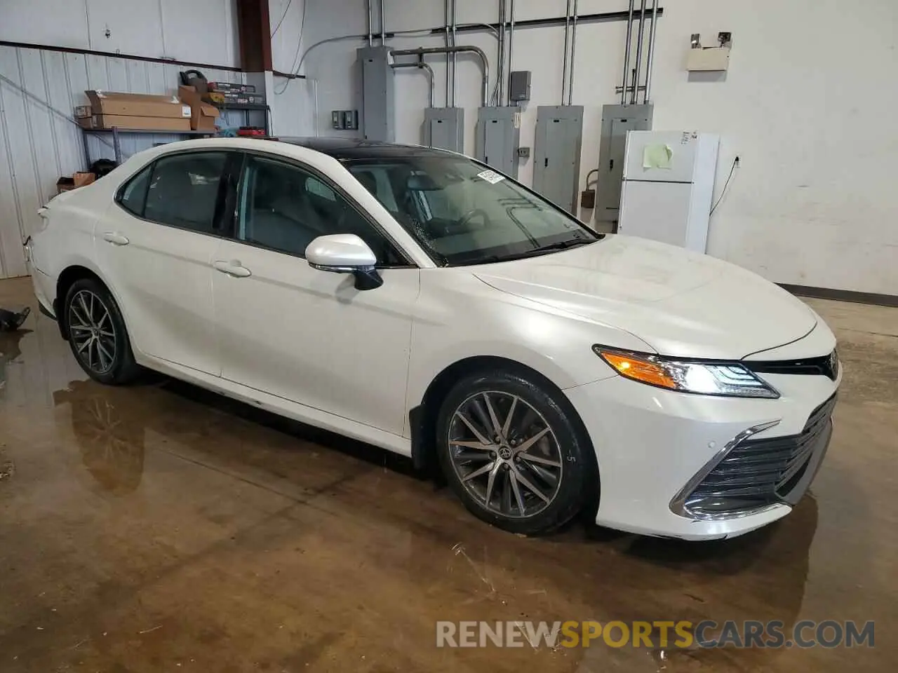 4 Photograph of a damaged car 4T1F11AKXNU021933 TOYOTA CAMRY 2022
