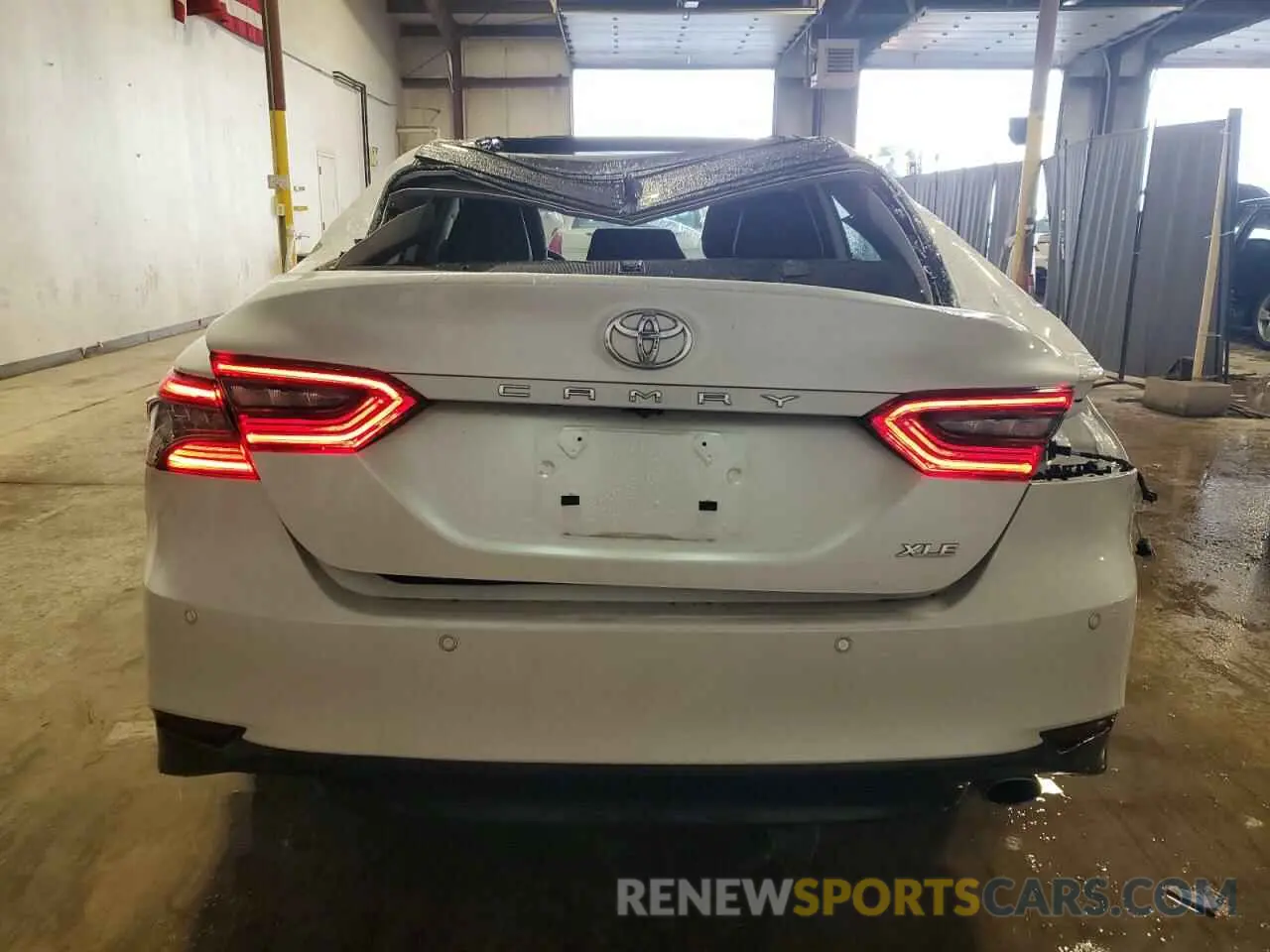 6 Photograph of a damaged car 4T1F11AKXNU021933 TOYOTA CAMRY 2022