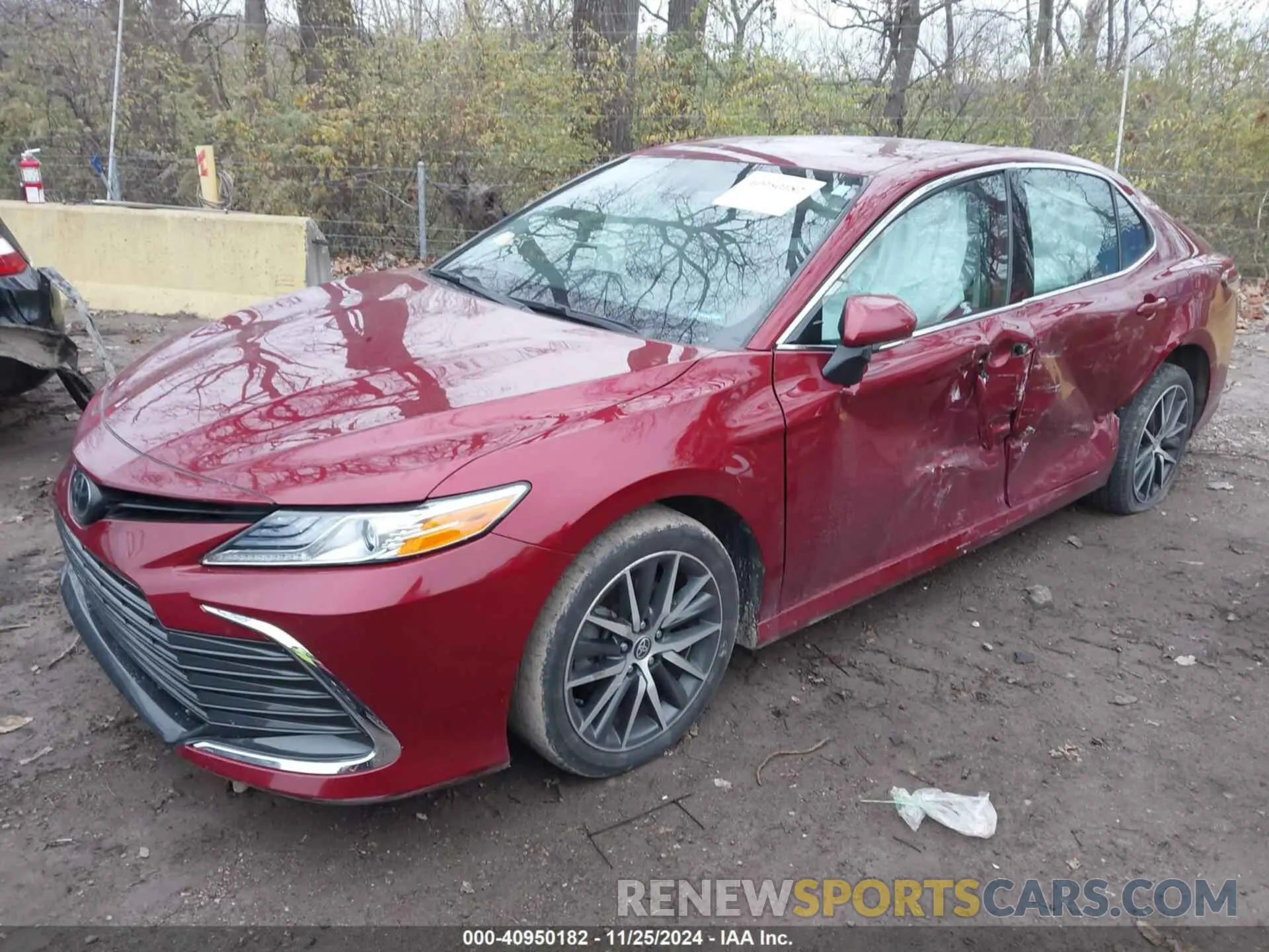 2 Photograph of a damaged car 4T1F11BK0NU055782 TOYOTA CAMRY 2022