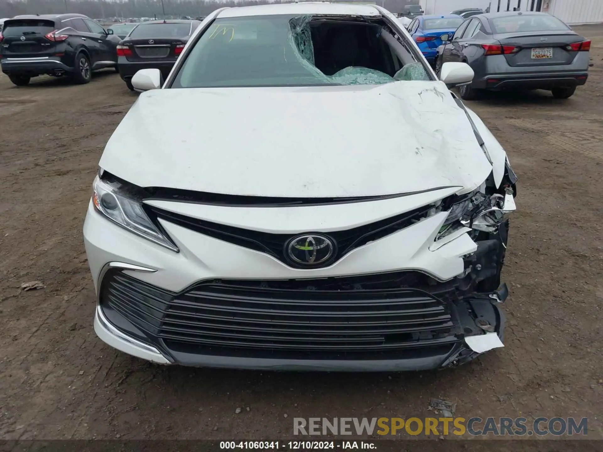 11 Photograph of a damaged car 4T1F11BK3NU063651 TOYOTA CAMRY 2022