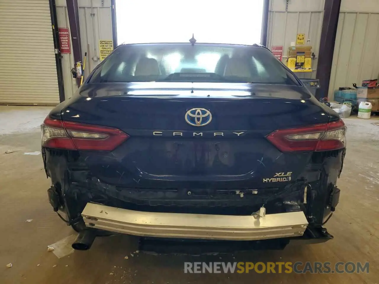 6 Photograph of a damaged car 4T1F31AK2NU036856 TOYOTA CAMRY 2022