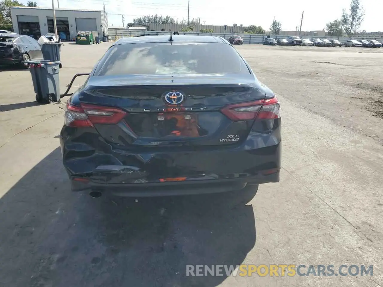 6 Photograph of a damaged car 4T1F31AK2NU571217 TOYOTA CAMRY 2022