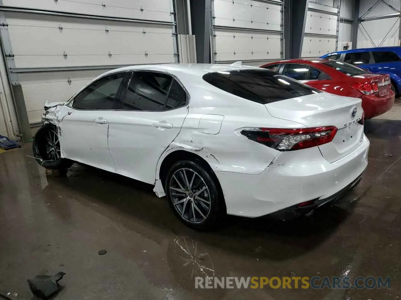 2 Фотография поврежденного автомобиля 4T1F31AK3NU582596 TOYOTA CAMRY 2022