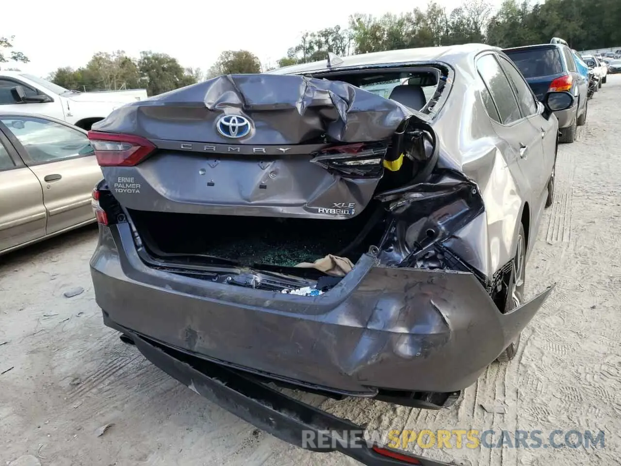 9 Photograph of a damaged car 4T1F31AK4NU571185 TOYOTA CAMRY 2022