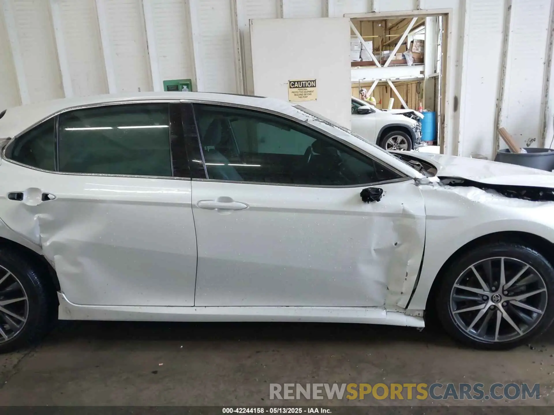 13 Photograph of a damaged car 4T1F31AK4NU572580 TOYOTA CAMRY 2022