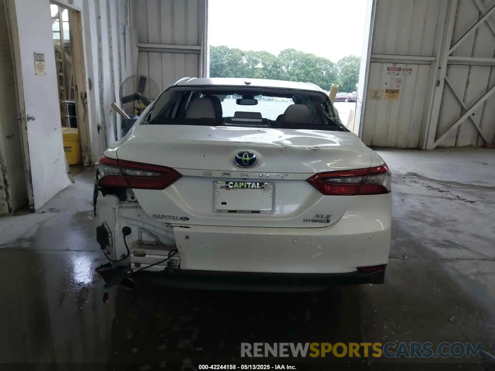 16 Photograph of a damaged car 4T1F31AK4NU572580 TOYOTA CAMRY 2022