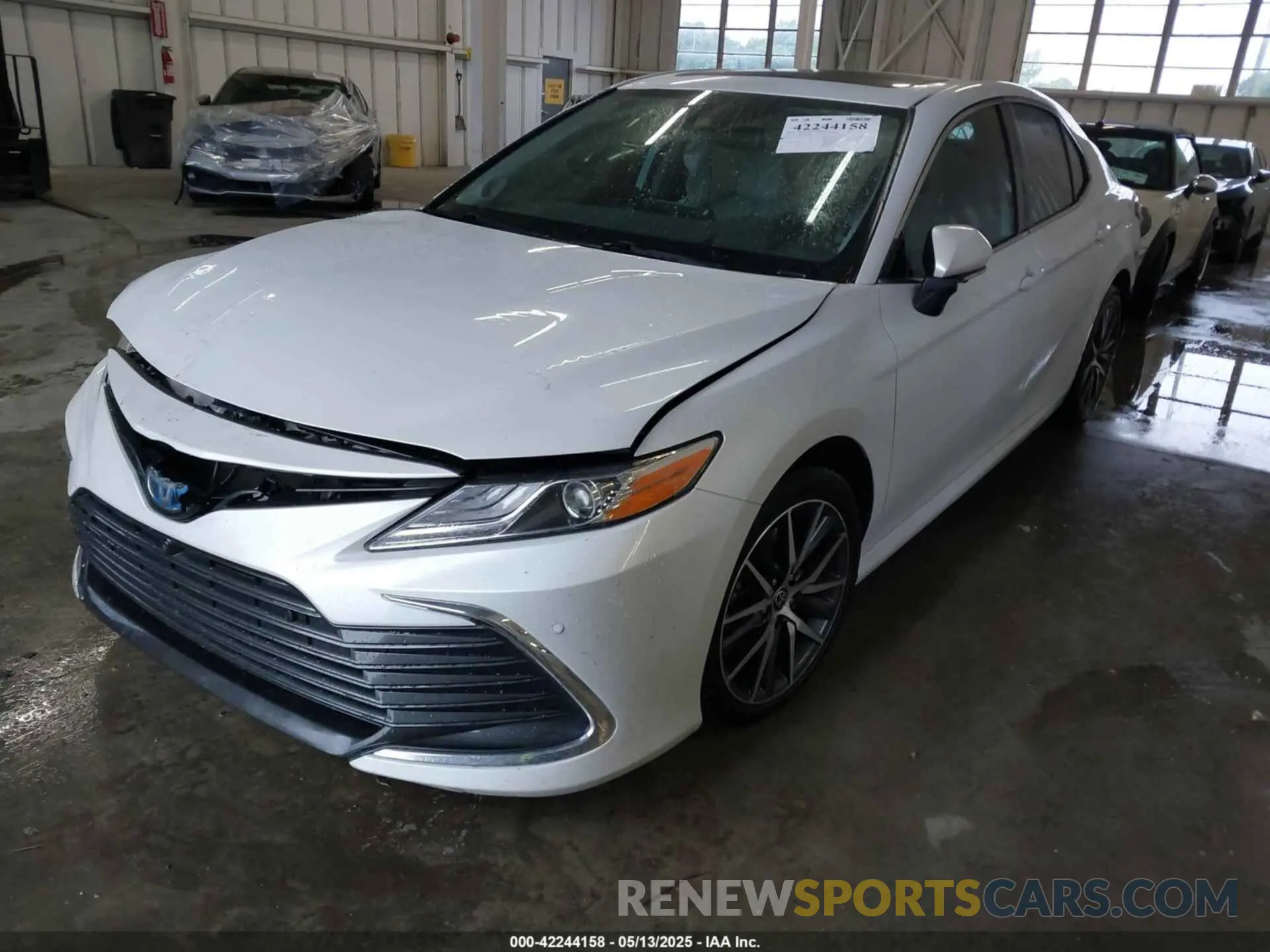 2 Photograph of a damaged car 4T1F31AK4NU572580 TOYOTA CAMRY 2022