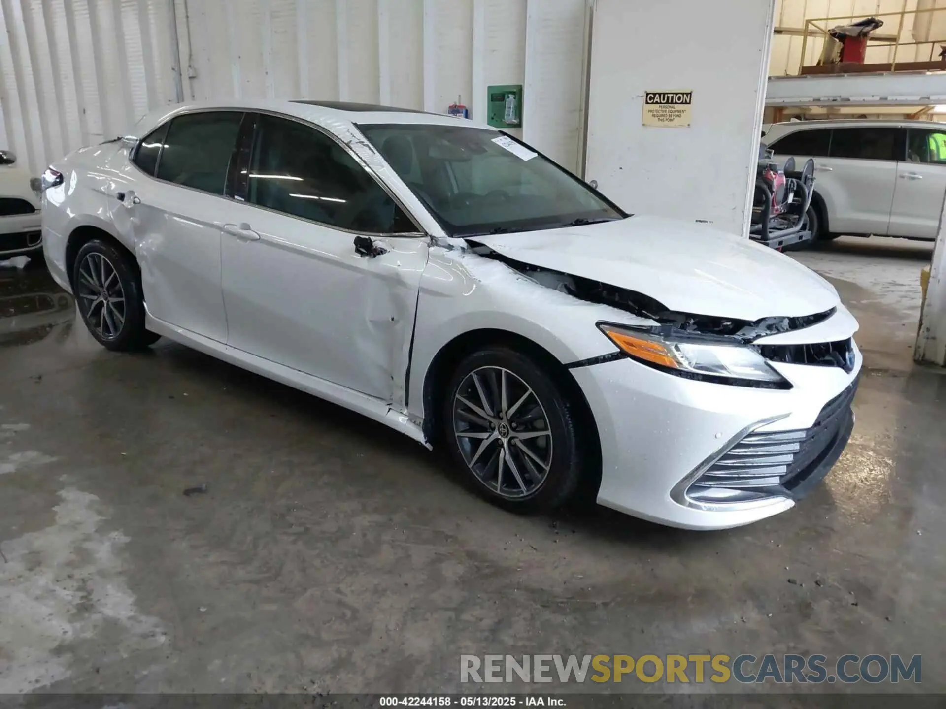 6 Photograph of a damaged car 4T1F31AK4NU572580 TOYOTA CAMRY 2022