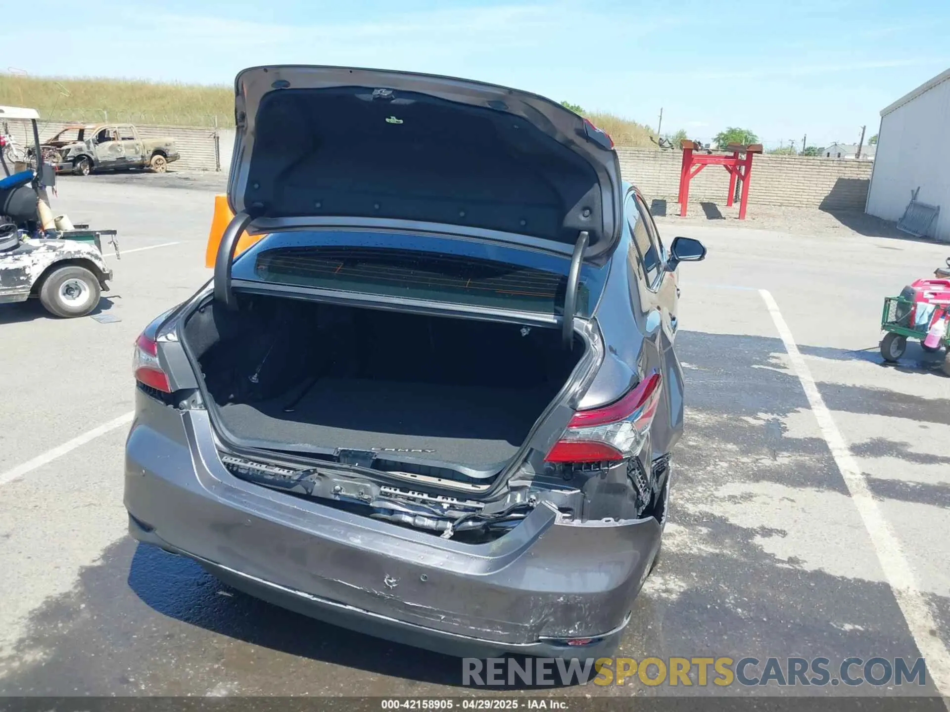 6 Photograph of a damaged car 4T1F31AK6NU592331 TOYOTA CAMRY 2022