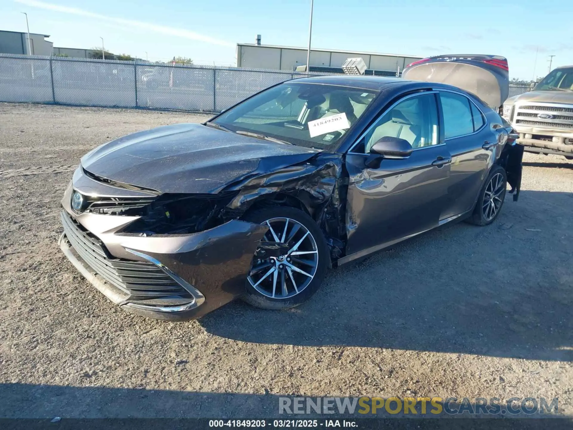 2 Photograph of a damaged car 4T1F31AK7NU575845 TOYOTA CAMRY 2022