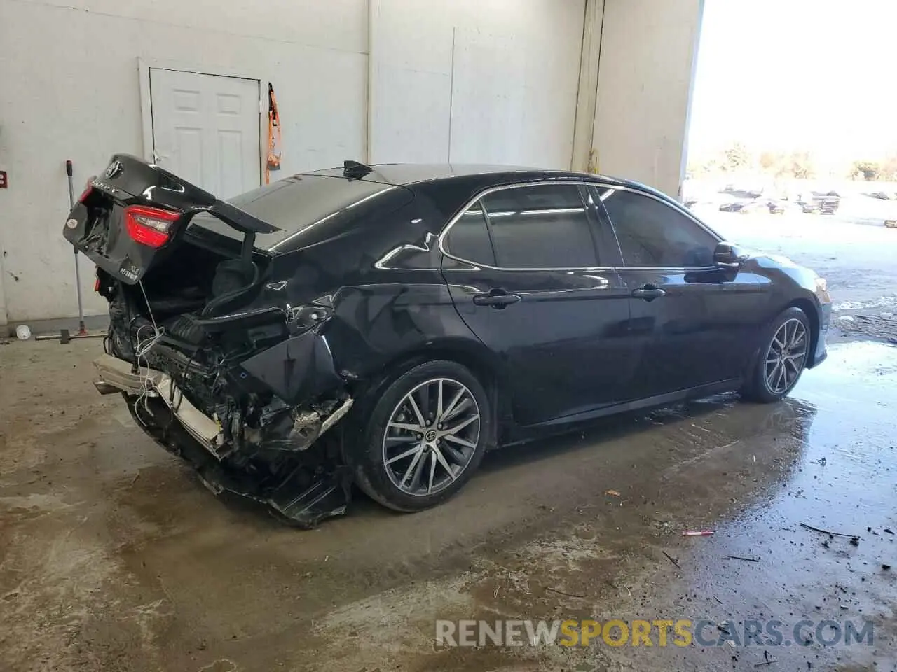 3 Фотография поврежденного автомобиля 4T1F31AK7NU577997 TOYOTA CAMRY 2022
