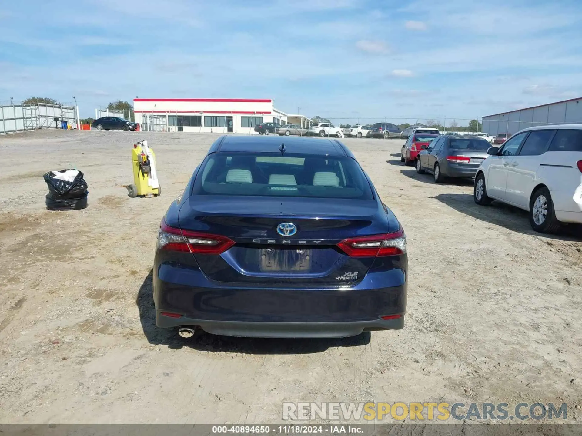 17 Photograph of a damaged car 4T1F31AK7NU584710 TOYOTA CAMRY 2022