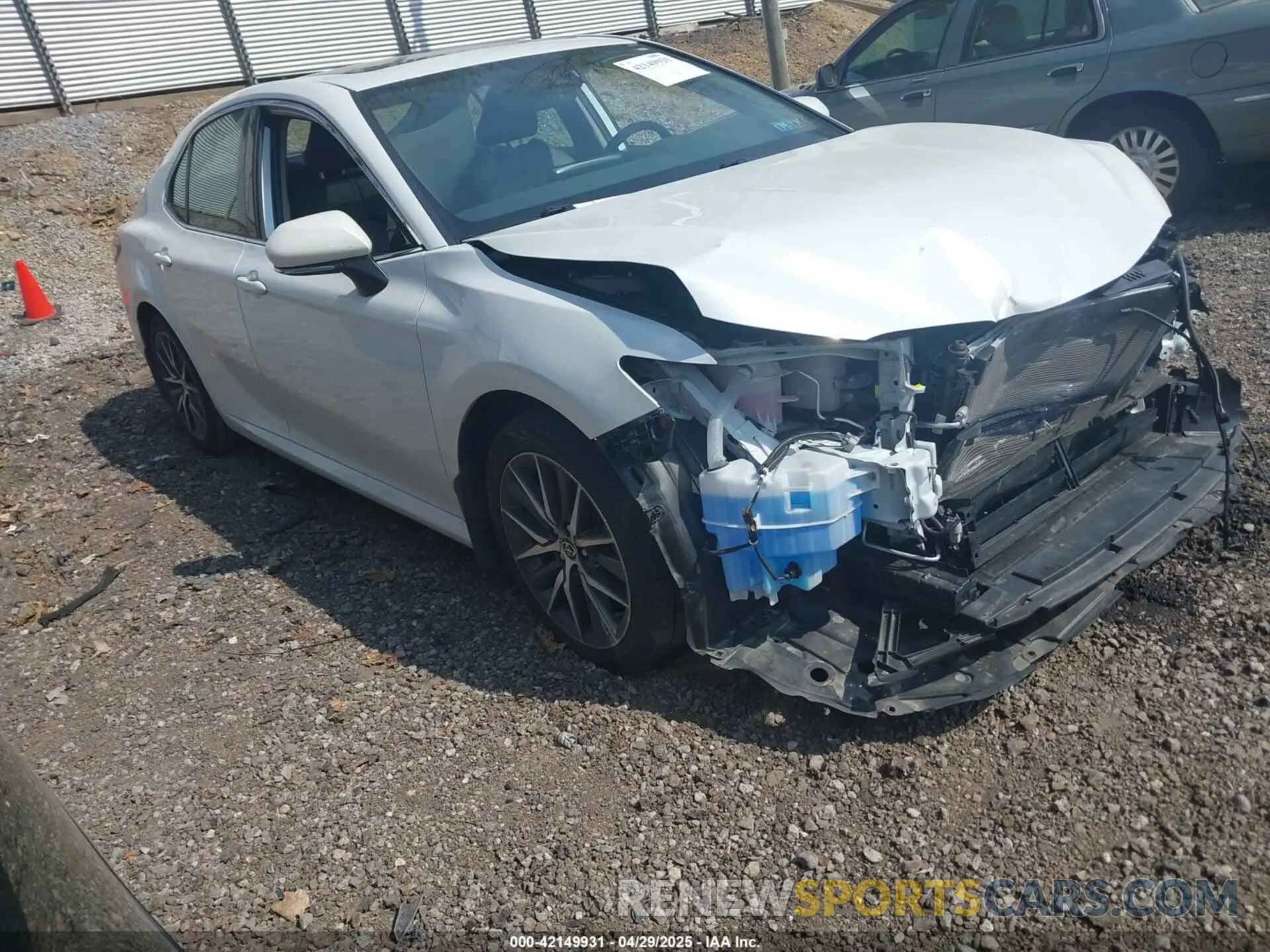 1 Photograph of a damaged car 4T1F31AK8NU574042 TOYOTA CAMRY 2022
