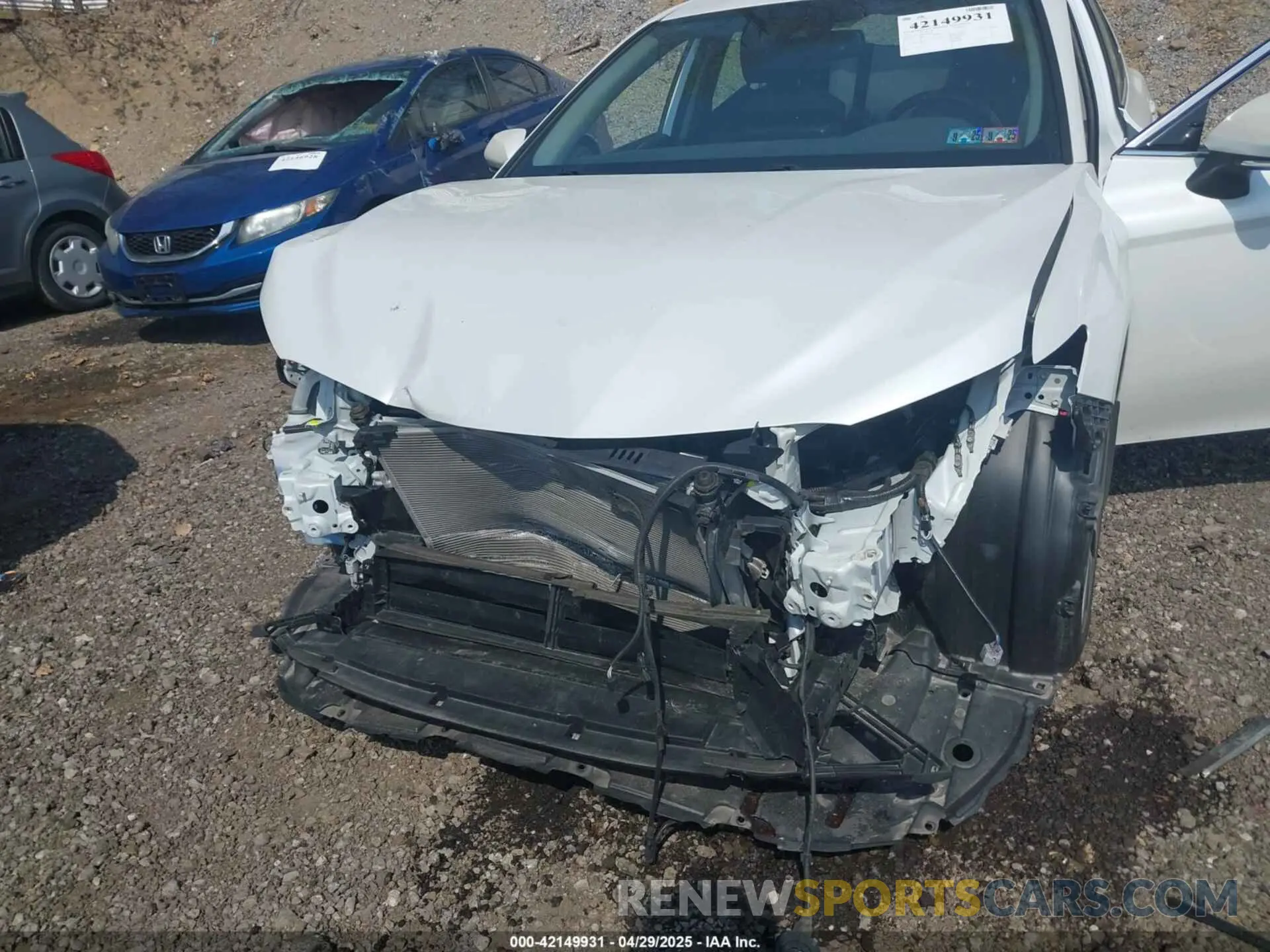 17 Photograph of a damaged car 4T1F31AK8NU574042 TOYOTA CAMRY 2022