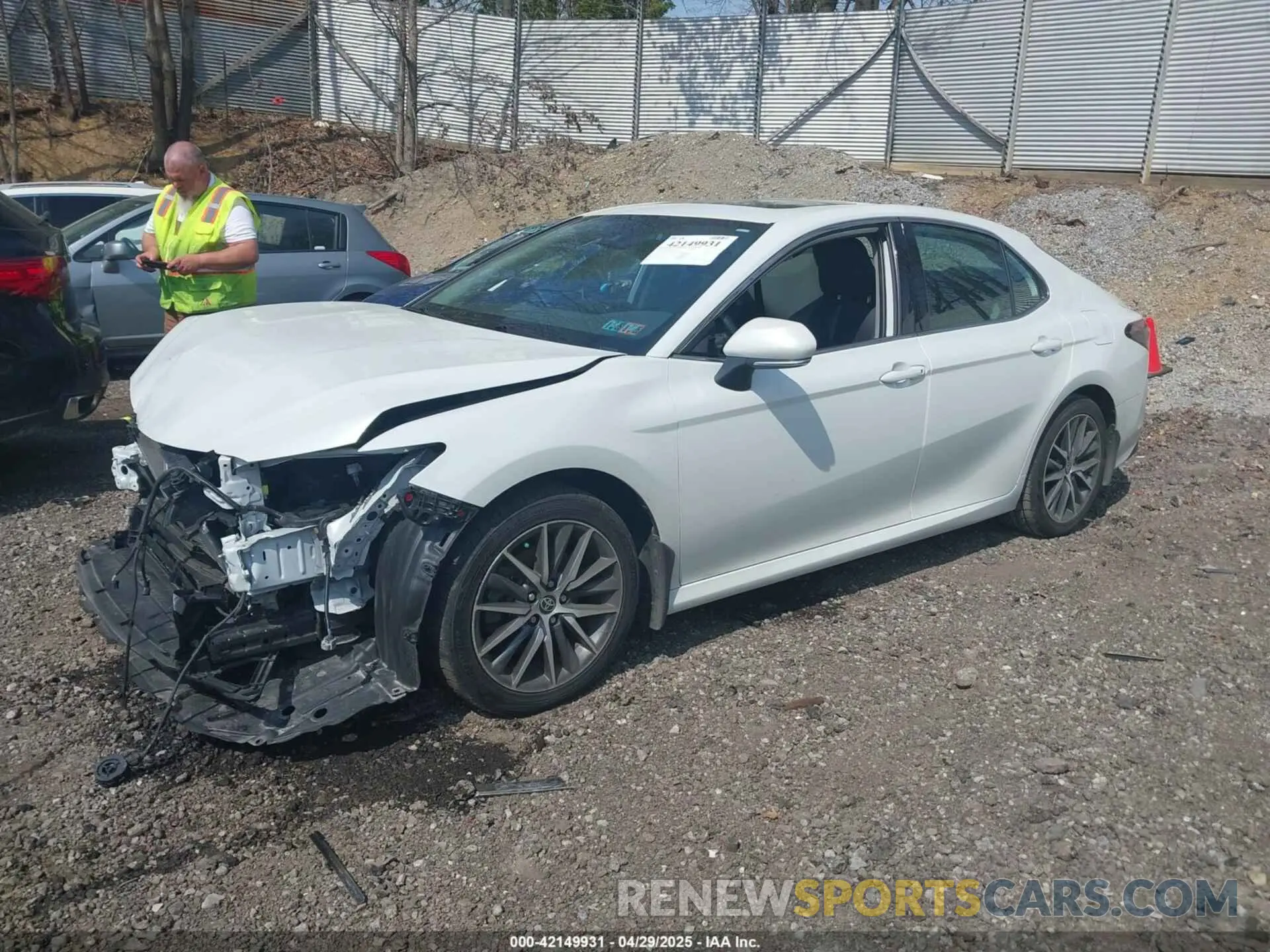 2 Photograph of a damaged car 4T1F31AK8NU574042 TOYOTA CAMRY 2022