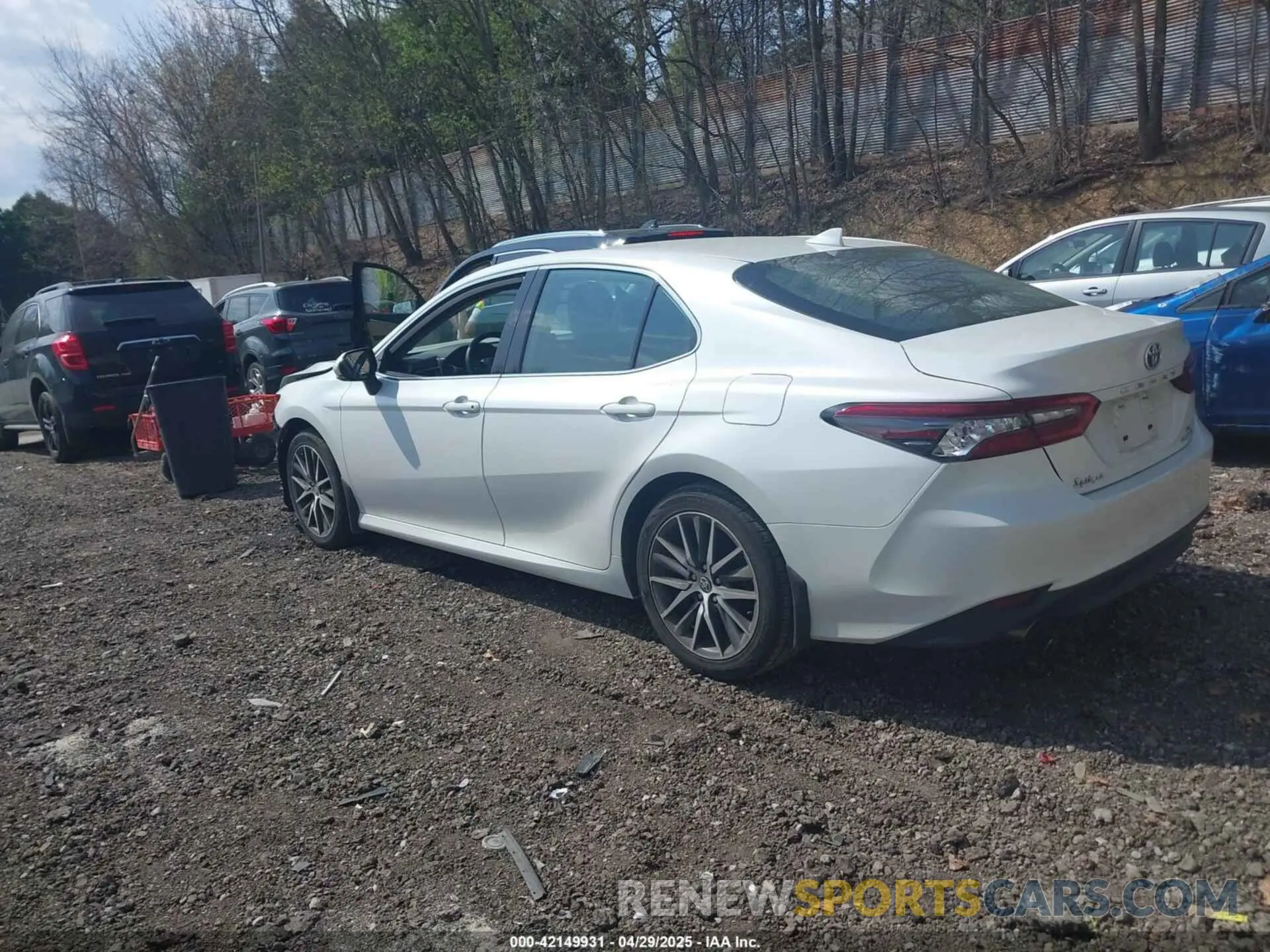 3 Photograph of a damaged car 4T1F31AK8NU574042 TOYOTA CAMRY 2022