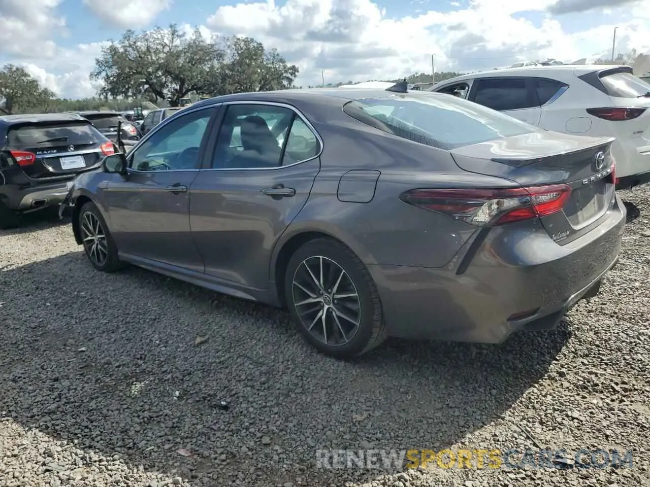 2 Photograph of a damaged car 4T1G11AK0MU469388 TOYOTA CAMRY 2022