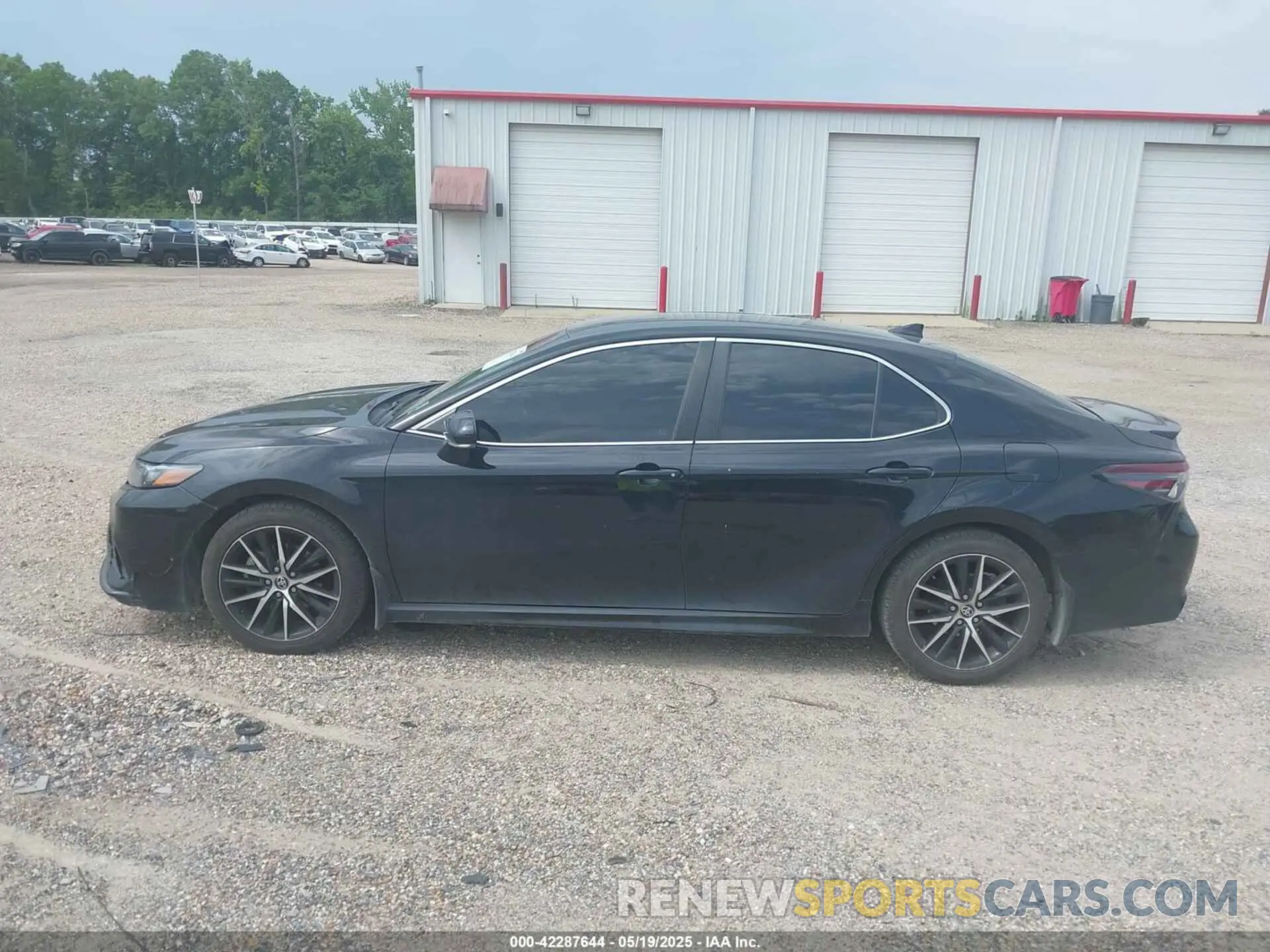 15 Photograph of a damaged car 4T1G11AK0NU019094 TOYOTA CAMRY 2022