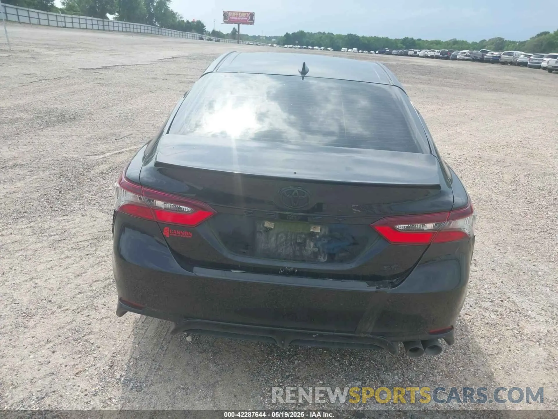 17 Photograph of a damaged car 4T1G11AK0NU019094 TOYOTA CAMRY 2022