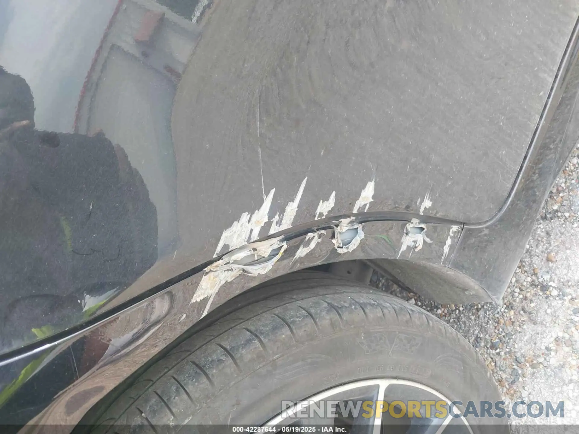 19 Photograph of a damaged car 4T1G11AK0NU019094 TOYOTA CAMRY 2022