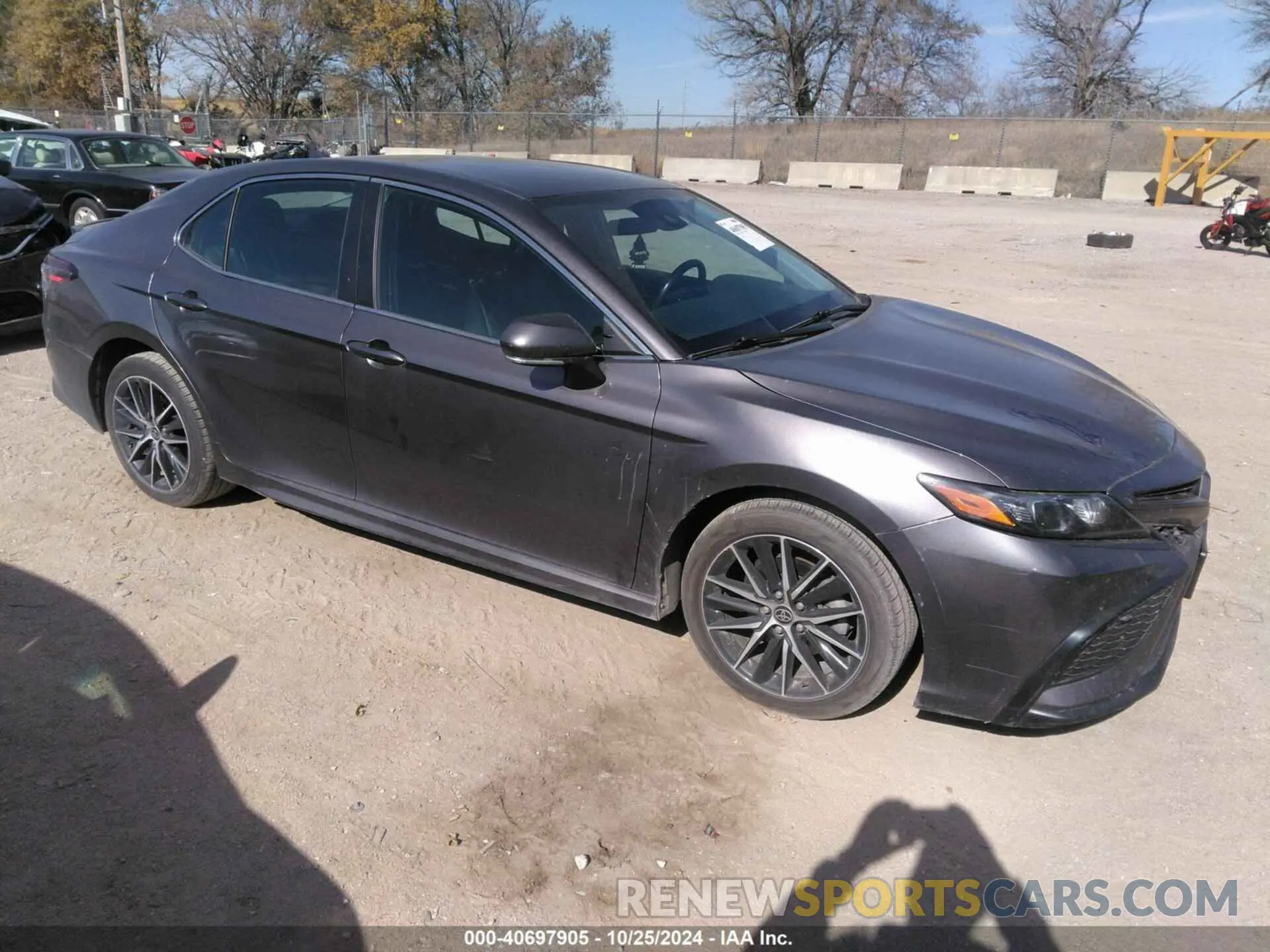 1 Photograph of a damaged car 4T1G11AK0NU019158 TOYOTA CAMRY 2022