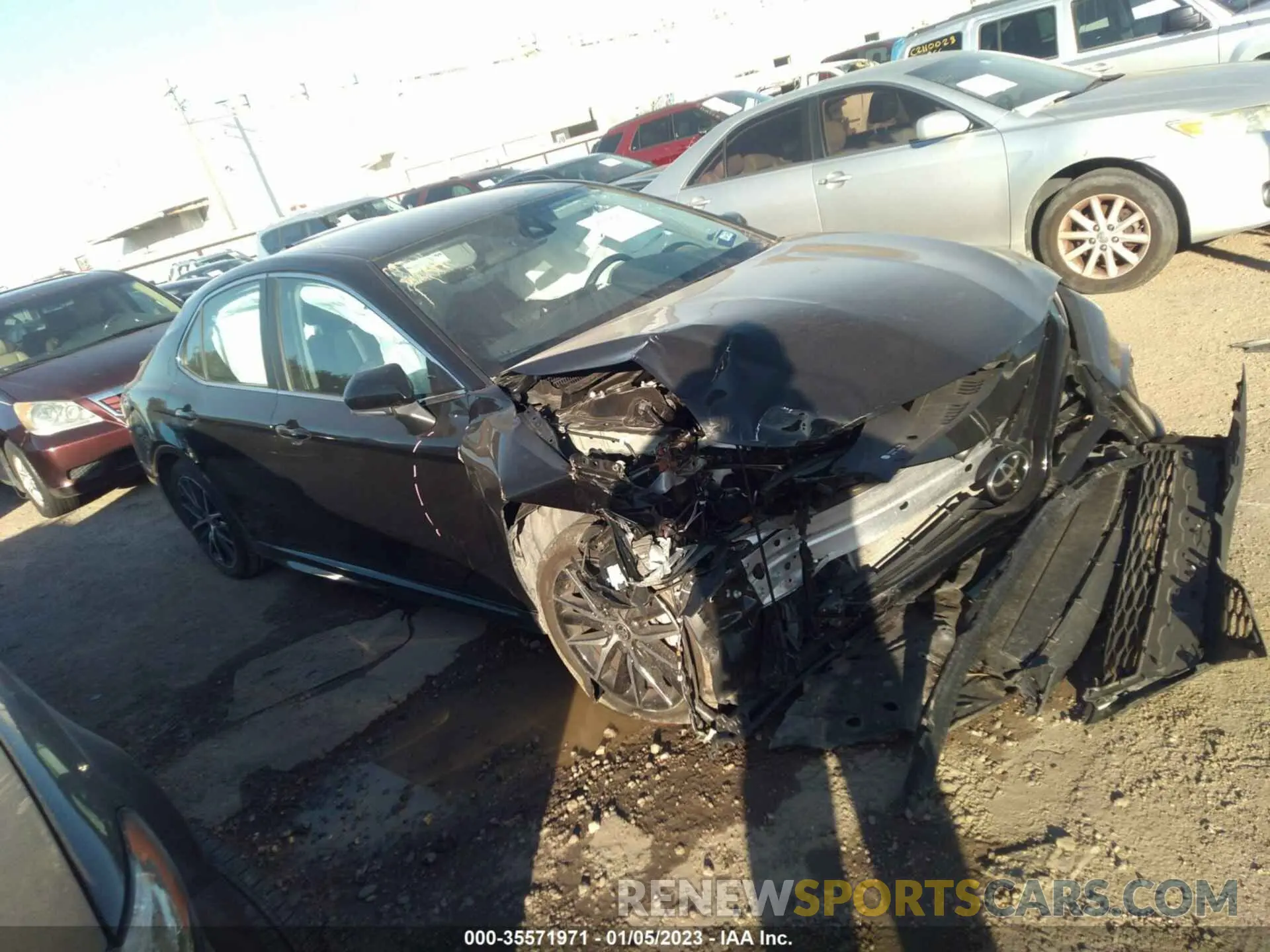 1 Фотография поврежденного автомобиля 4T1G11AK0NU050989 TOYOTA CAMRY 2022