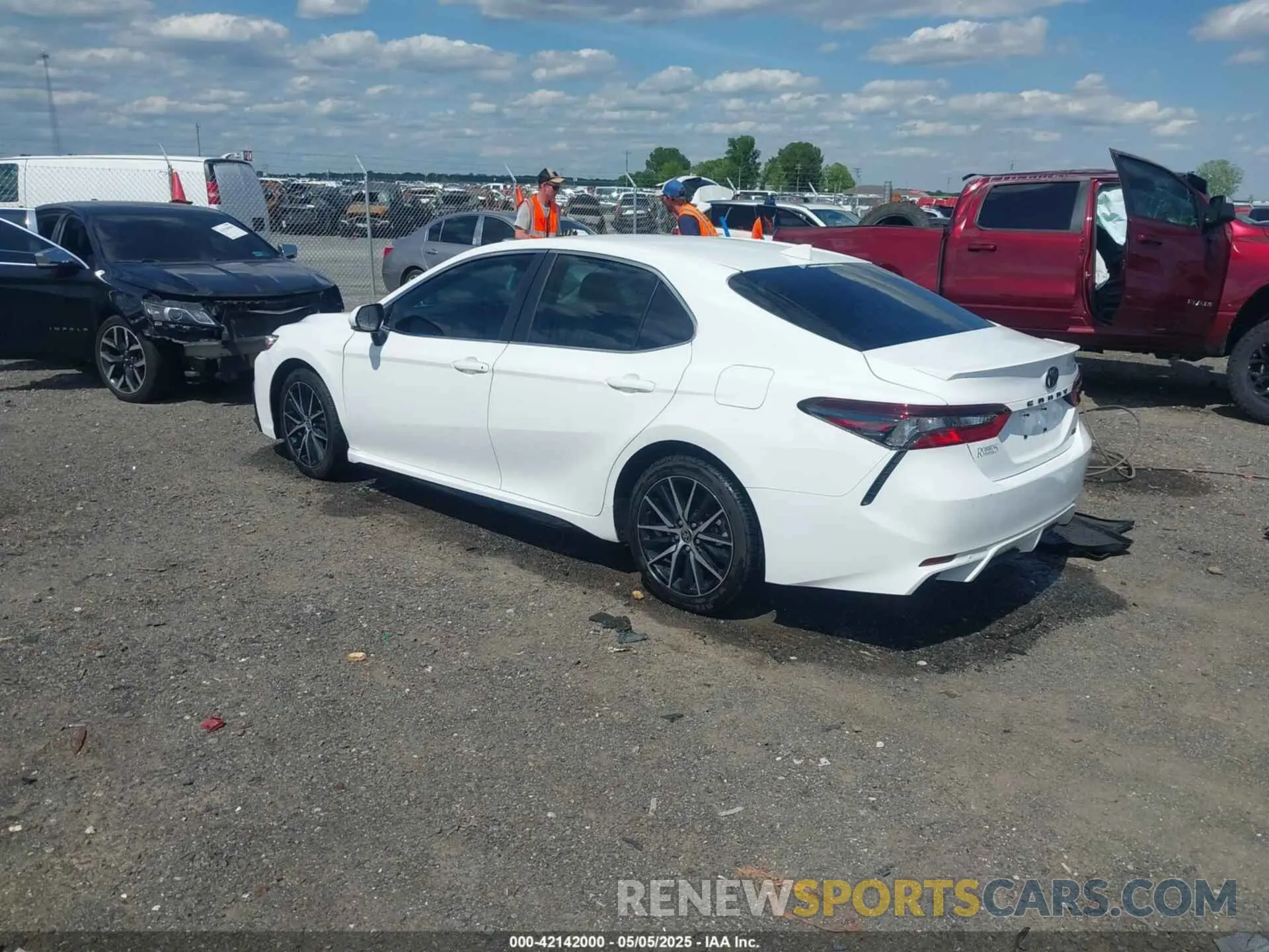 3 Фотография поврежденного автомобиля 4T1G11AK0NU051768 TOYOTA CAMRY 2022
