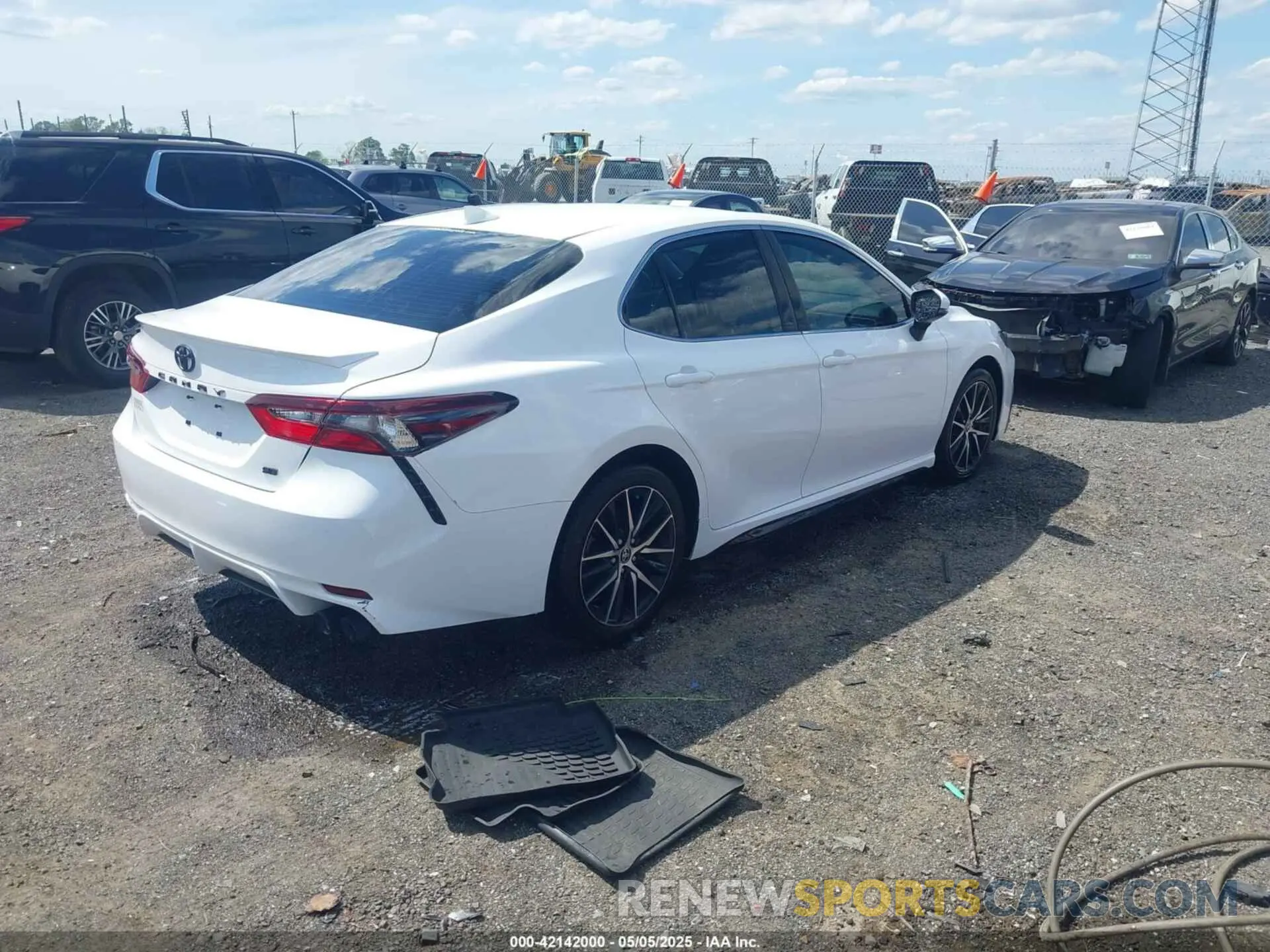 4 Фотография поврежденного автомобиля 4T1G11AK0NU051768 TOYOTA CAMRY 2022