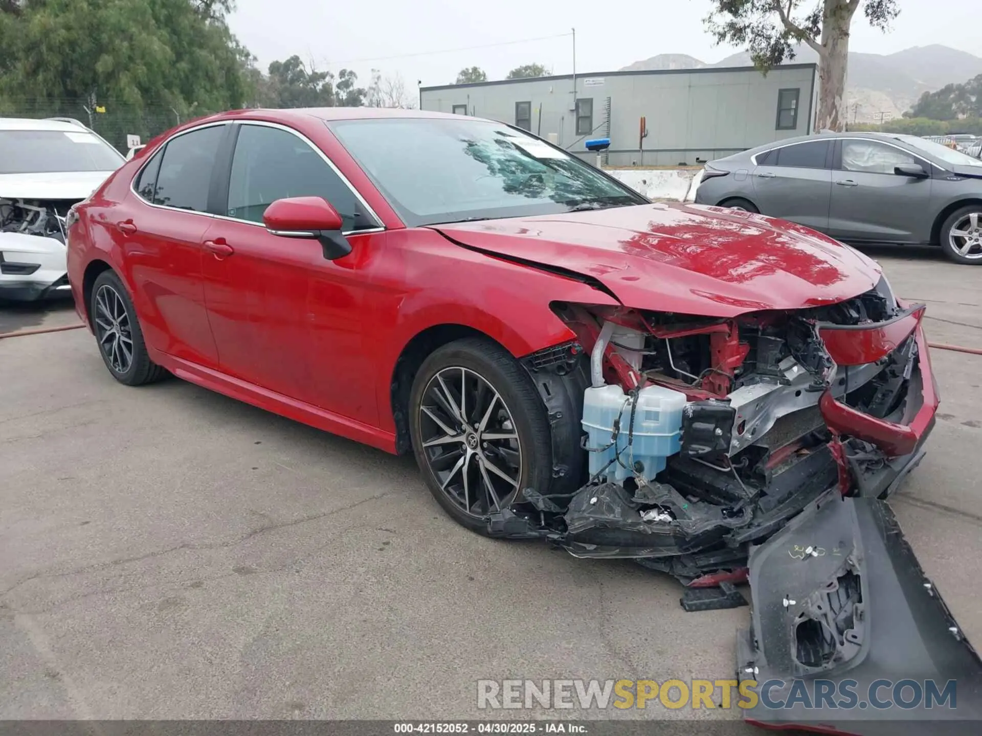 1 Photograph of a damaged car 4T1G11AK0NU052841 TOYOTA CAMRY 2022