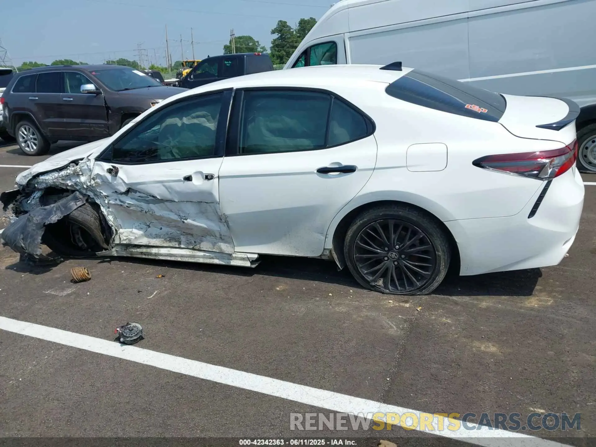 13 Photograph of a damaged car 4T1G11AK0NU054329 TOYOTA CAMRY 2022